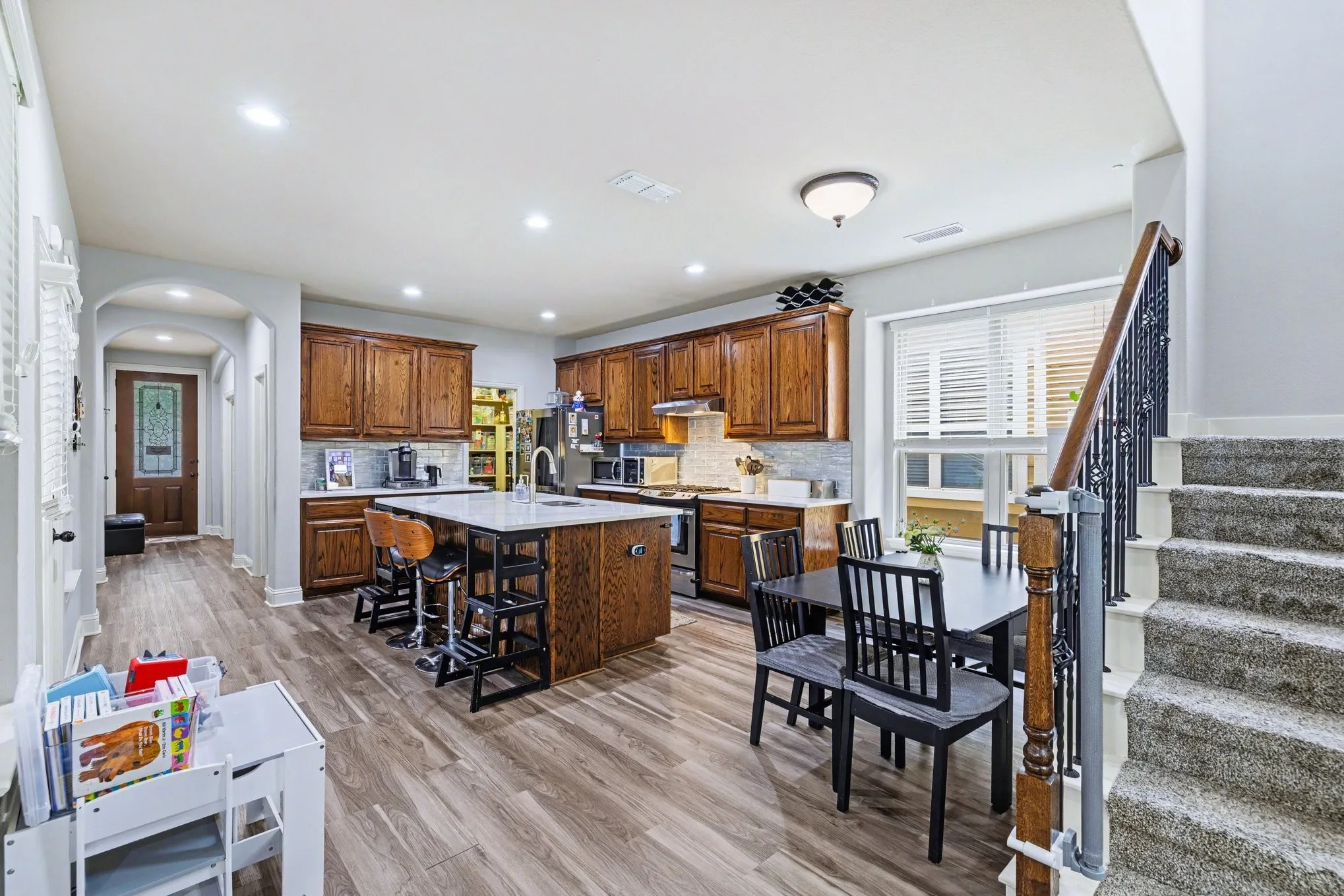 Single Family Residence For Sale in Denton County , 1229 Hayden Lane, Savannah, Texas 76227, 5 Bedroom, 3 Bathroom, 2 Garage spaces, 2,718 Sqft, built in 2011, Preowned, mls#21244744, Real Estate Agent in Savannah, Homes For Sale in Denton county, Homes For Sale in Savannah, Realtor in Savannah Texas, Real Estate Brokerage Independent Realty Texas, Luminita Cordes Realtor
