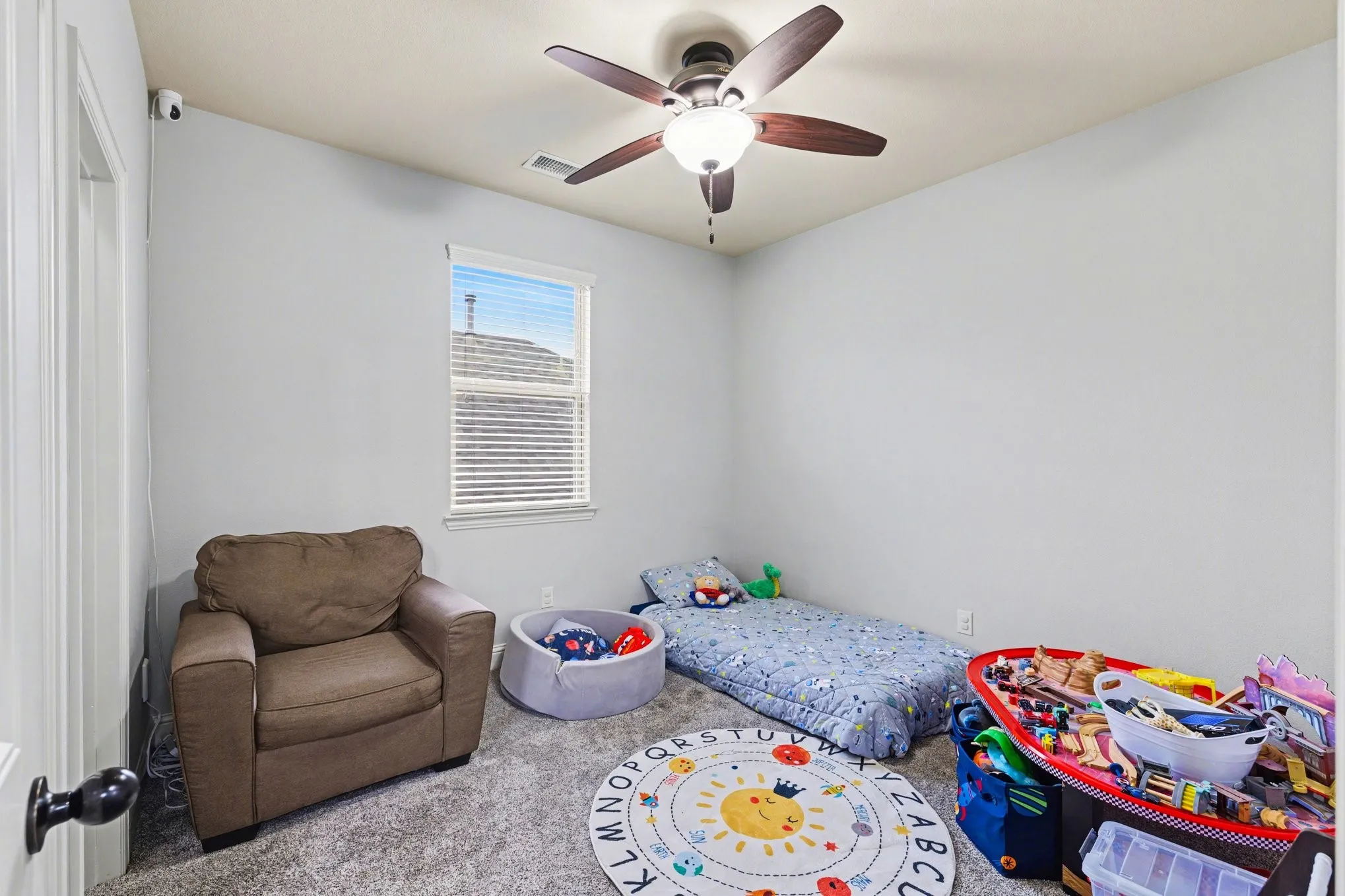 Single Family Residence For Sale in Denton County , 1229 Hayden Lane, Savannah, Texas 76227, 5 Bedroom, 3 Bathroom, 2 Garage spaces, 2,718 Sqft, built in 2011, Preowned, mls#21244744, Real Estate Agent in Savannah, Homes For Sale in Denton county, Homes For Sale in Savannah, Realtor in Savannah Texas, Real Estate Brokerage Independent Realty Texas, Luminita Cordes Realtor