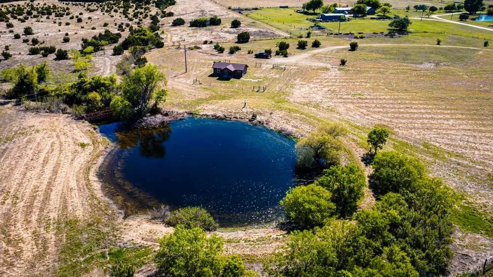 Farm For Sale in Coryell County , 601 County Road 60, Gatesville, Texas 76528, 1 Bedroom, 1 Bathroom, Garage spaces, 512 Sqft, built in 2015, Preowned, mls#21245044, Real Estate Agent in Gatesville, Homes For Sale in Coryell county, Homes For Sale in Gatesville, Realtor in Gatesville Texas, Real Estate Brokerage Independent Realty Texas, Luminita Cordes Realtor
