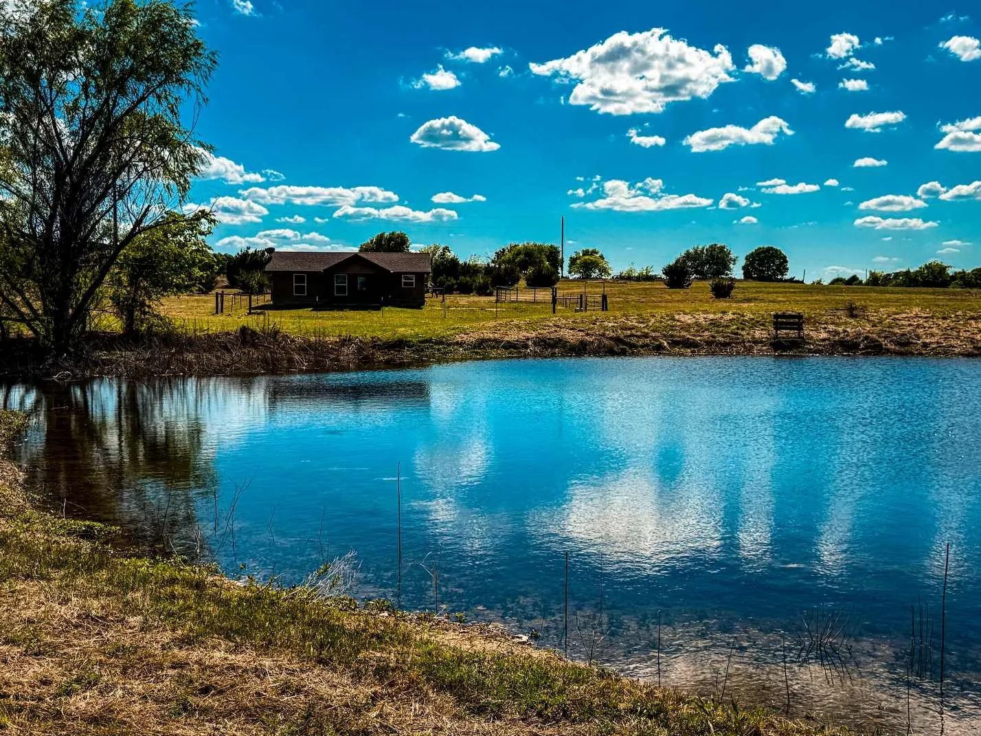 Farm For Sale in Coryell County , 601 County Road 60, Gatesville, Texas 76528, 1 Bedroom, 1 Bathroom, Garage spaces, 512 Sqft, built in 2015, Preowned, mls#21245044, Real Estate Agent in Gatesville, Homes For Sale in Coryell county, Homes For Sale in Gatesville, Realtor in Gatesville Texas, Real Estate Brokerage Independent Realty Texas, Luminita Cordes Realtor