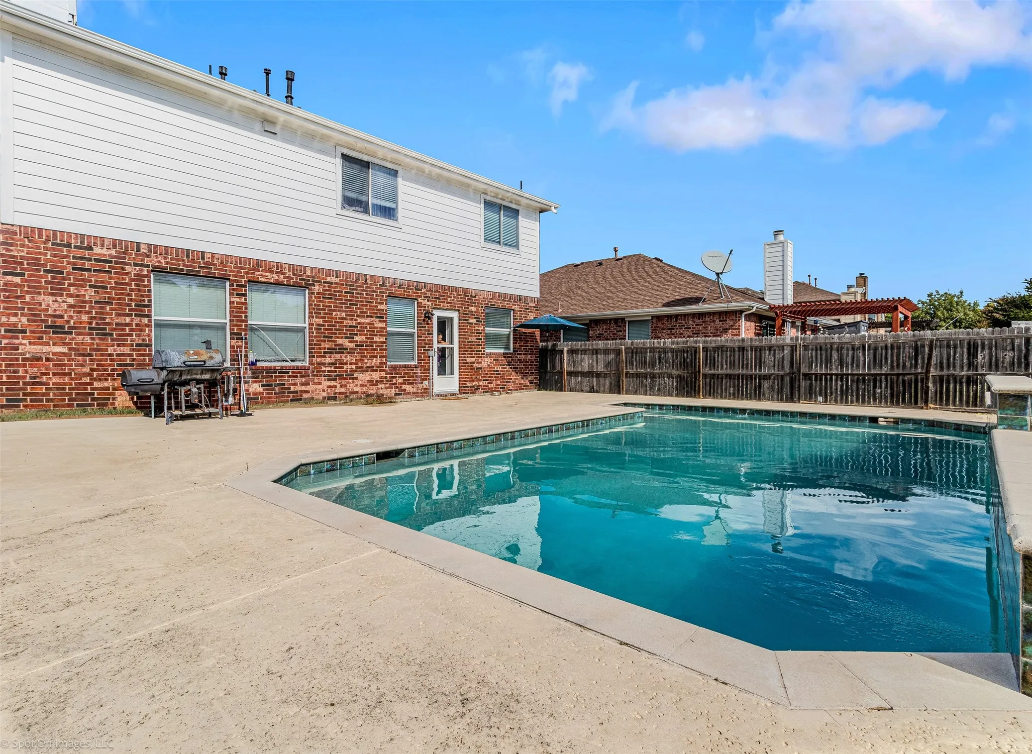 Single Family Residence For Sale in Kaufman County , 503 Pinto Lane, Forney, Texas 75126, 4 Bedrooms, 3 Bathrooms, 2 Garage spaces, 2,580 Sqft, built in 2002, Preowned, Price $374,000, mls#21245138, Real Estate Agent in Forney, Homes For Sale in Kaufman county, Homes For Sale in Forney, Realtor in Forney Texas, Real Estate Brokerage Independent Realty Texas, Luminita Cordes Realtor