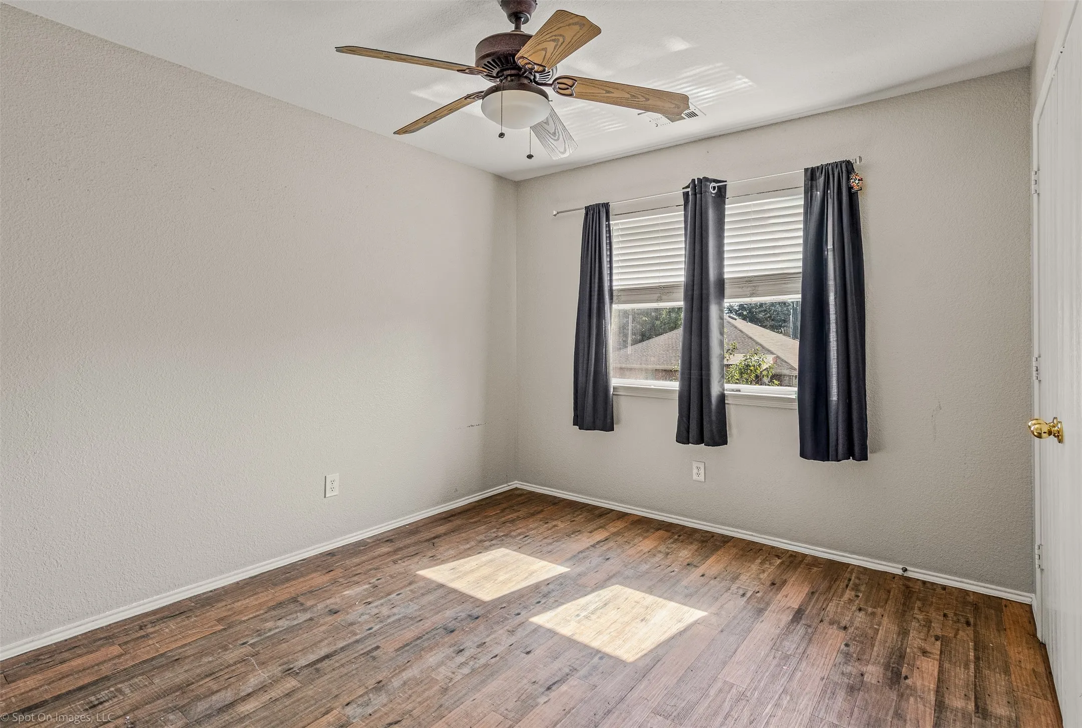 Single Family Residence For Sale in Kaufman County , 503 Pinto Lane, Forney, Texas 75126, 4 Bedrooms, 3 Bathrooms, 2 Garage spaces, 2,580 Sqft, built in 2002, Preowned, Price $374,000, mls#21245138, Real Estate Agent in Forney, Homes For Sale in Kaufman county, Homes For Sale in Forney, Realtor in Forney Texas, Real Estate Brokerage Independent Realty Texas, Luminita Cordes Realtor