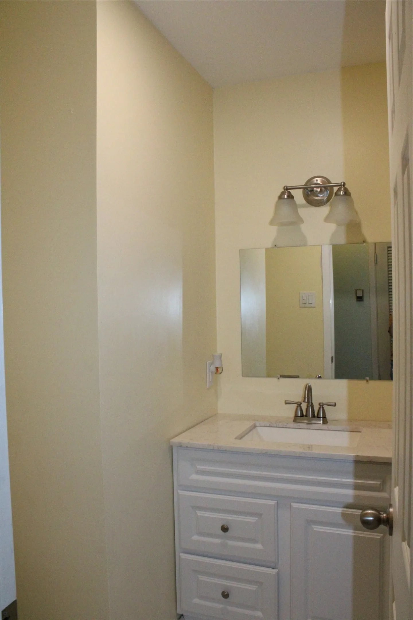 Single Family Residence For Sale in Brown County , 225 Avolyne Avenue, Brownwood, Texas 76801, 2 Bedroom, 3 Bathroom, Garage spaces, 1,432 Sqft, built in 0, mls#21244219, Real Estate Agent in Brownwood, Homes For Sale in Brown county, Homes For Sale in Brownwood, Realtor in Brownwood Texas, Real Estate Brokerage Independent Realty Texas, Luminita Cordes Realtor