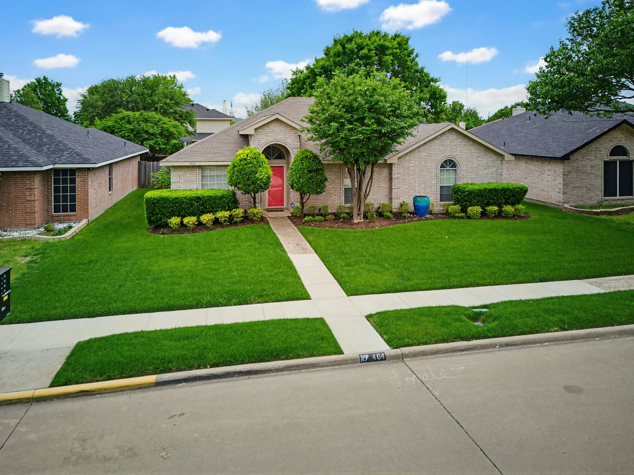 Single Family Residence For Sale in Dallas County , 464 Maplegrove Road, Cedar Hill, Texas 75104, 3 Bedroom, 2 Bathroom, 2 Garage spaces, 1,733 Sqft, built in 1999, mls#21240554, Real Estate Agent in Cedar Hill, Homes For Sale in Dallas county, Homes For Sale in Cedar Hill, Realtor in Cedar Hill Texas, Real Estate Brokerage Independent Realty Texas, Luminita Cordes Realtor