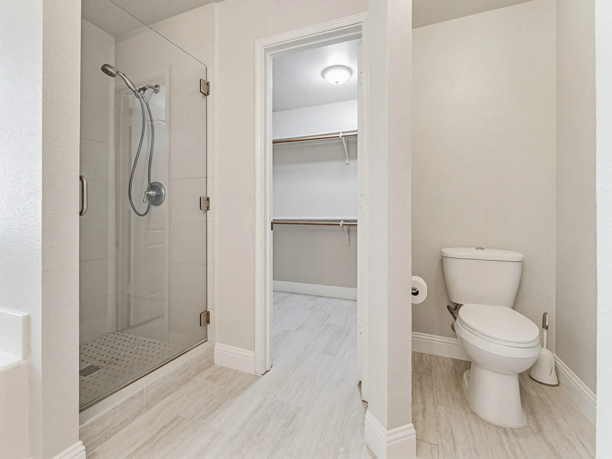 Single Family Residence For Sale in Dallas County , 464 Maplegrove Road, Cedar Hill, Texas 75104, 3 Bedroom, 2 Bathroom, 2 Garage spaces, 1,733 Sqft, built in 1999, mls#21240554, Real Estate Agent in Cedar Hill, Homes For Sale in Dallas county, Homes For Sale in Cedar Hill, Realtor in Cedar Hill Texas, Real Estate Brokerage Independent Realty Texas, Luminita Cordes Realtor