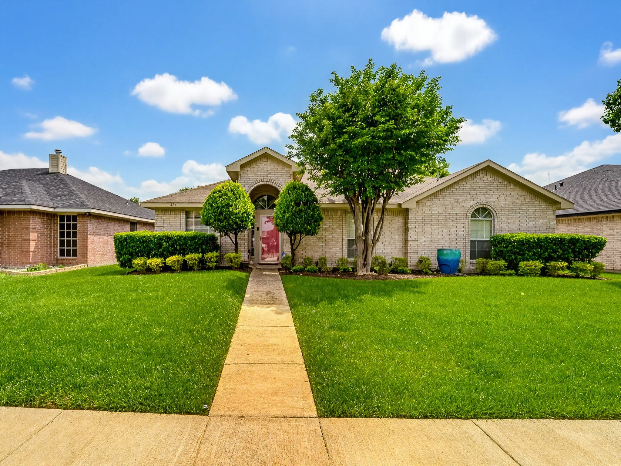 Single Family Residence For Sale in Dallas County , 464 Maplegrove Road, Cedar Hill, Texas 75104, 3 Bedroom, 2 Bathroom, 2 Garage spaces, 1,733 Sqft, built in 1999, mls#21240554, Real Estate Agent in Cedar Hill, Homes For Sale in Dallas county, Homes For Sale in Cedar Hill, Realtor in Cedar Hill Texas, Real Estate Brokerage Independent Realty Texas, Luminita Cordes Realtor
