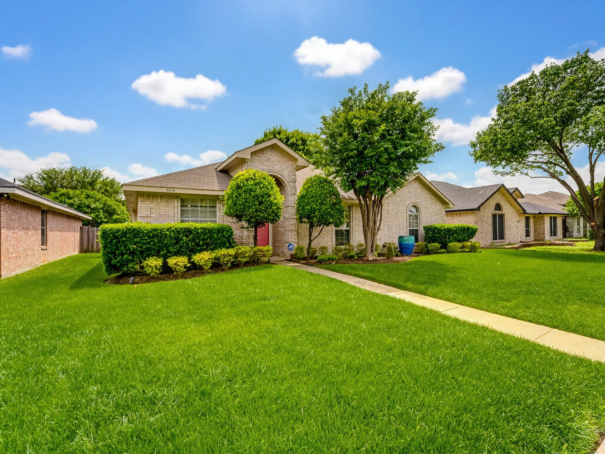 Single Family Residence For Sale in Dallas County , 464 Maplegrove Road, Cedar Hill, Texas 75104, 3 Bedroom, 2 Bathroom, 2 Garage spaces, 1,733 Sqft, built in 1999, mls#21240554, Real Estate Agent in Cedar Hill, Homes For Sale in Dallas county, Homes For Sale in Cedar Hill, Realtor in Cedar Hill Texas, Real Estate Brokerage Independent Realty Texas, Luminita Cordes Realtor