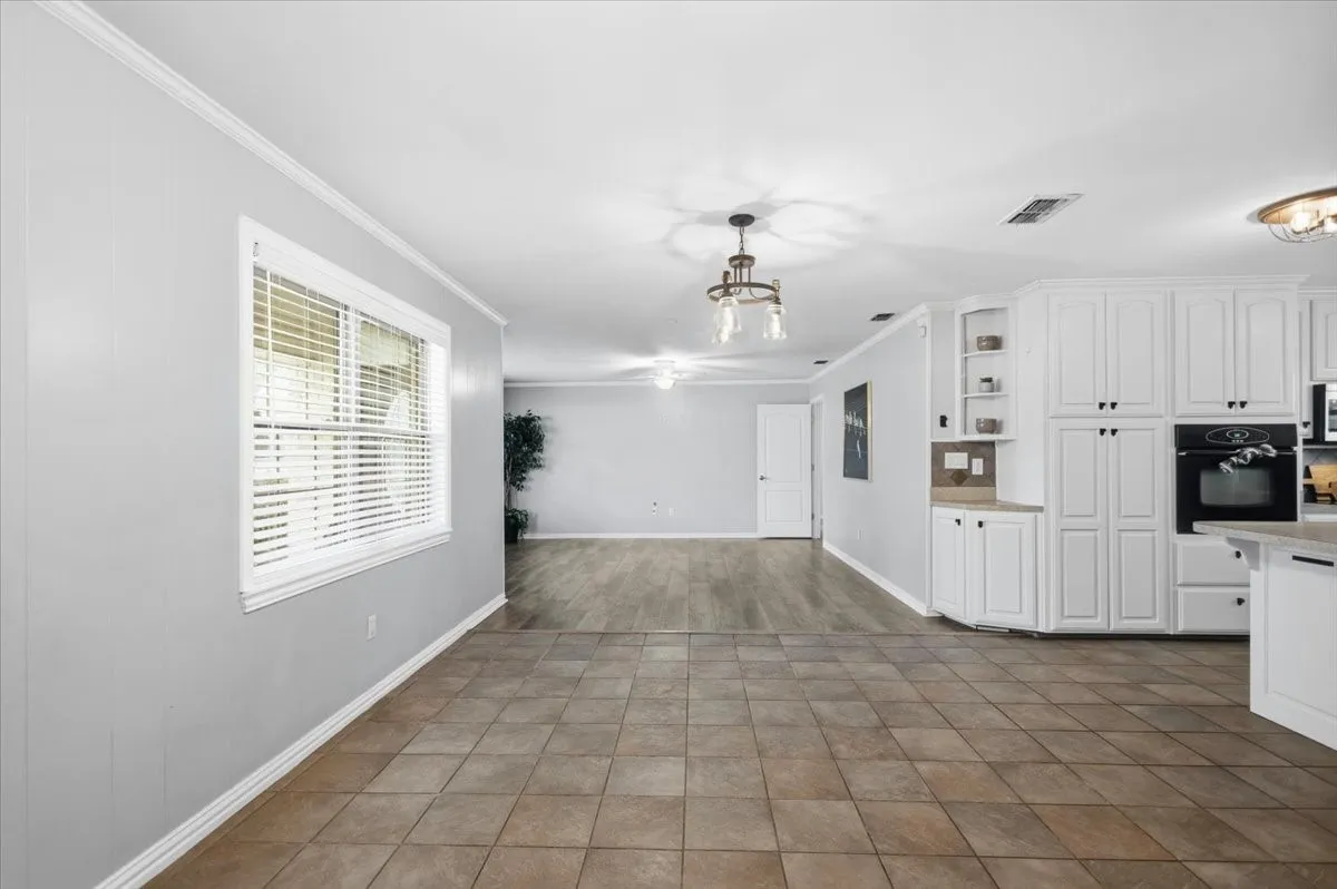 Single Family Residence For Sale in Smith County , 701 Georgia Street, Lindale, Texas 75771, 4 Bedroom, 3 Bathroom, Garage spaces, 1,796 Sqft, built in 1970, mls#21245219, Real Estate Agent in Lindale, Homes For Sale in Smith county, Homes For Sale in Lindale, Realtor in Lindale Texas, Real Estate Brokerage Independent Realty Texas, Luminita Cordes Realtor