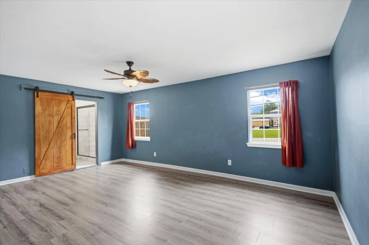Single Family Residence For Sale in Smith County , 701 Georgia Street, Lindale, Texas 75771, 4 Bedroom, 3 Bathroom, Garage spaces, 1,796 Sqft, built in 1970, mls#21245219, Real Estate Agent in Lindale, Homes For Sale in Smith county, Homes For Sale in Lindale, Realtor in Lindale Texas, Real Estate Brokerage Independent Realty Texas, Luminita Cordes Realtor