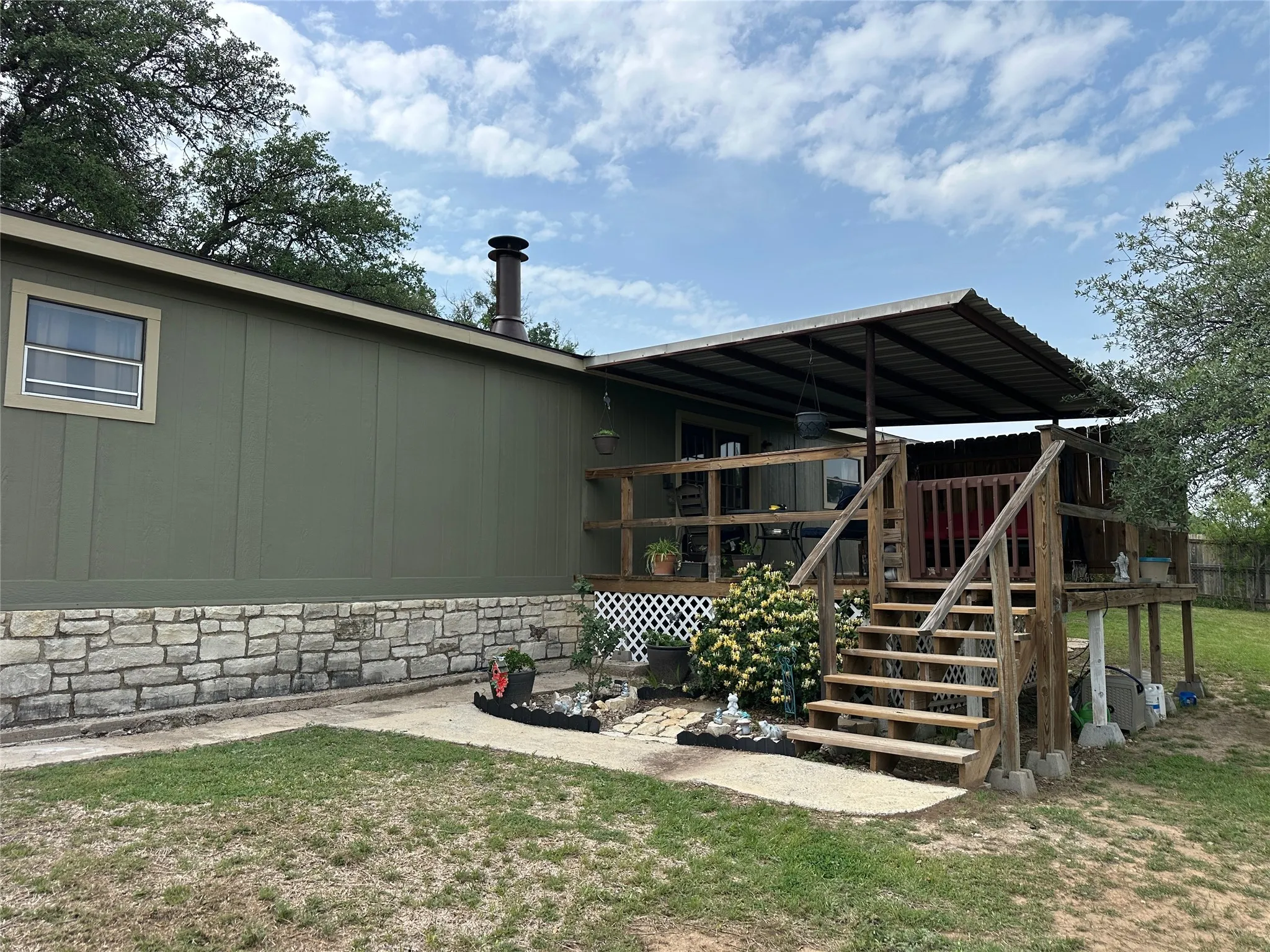 Manufactured Home For Sale in Brown County , 7250 County Road 350, Blanket, Texas 76432, 4 Bedroom, 3 Bathroom, Garage spaces, 2,118 Sqft, built in 1994, Preowned, mls#21245164, Real Estate Agent in Blanket, Homes For Sale in Brown county, Homes For Sale in Blanket, Realtor in Blanket Texas, Real Estate Brokerage Independent Realty Texas, Luminita Cordes Realtor