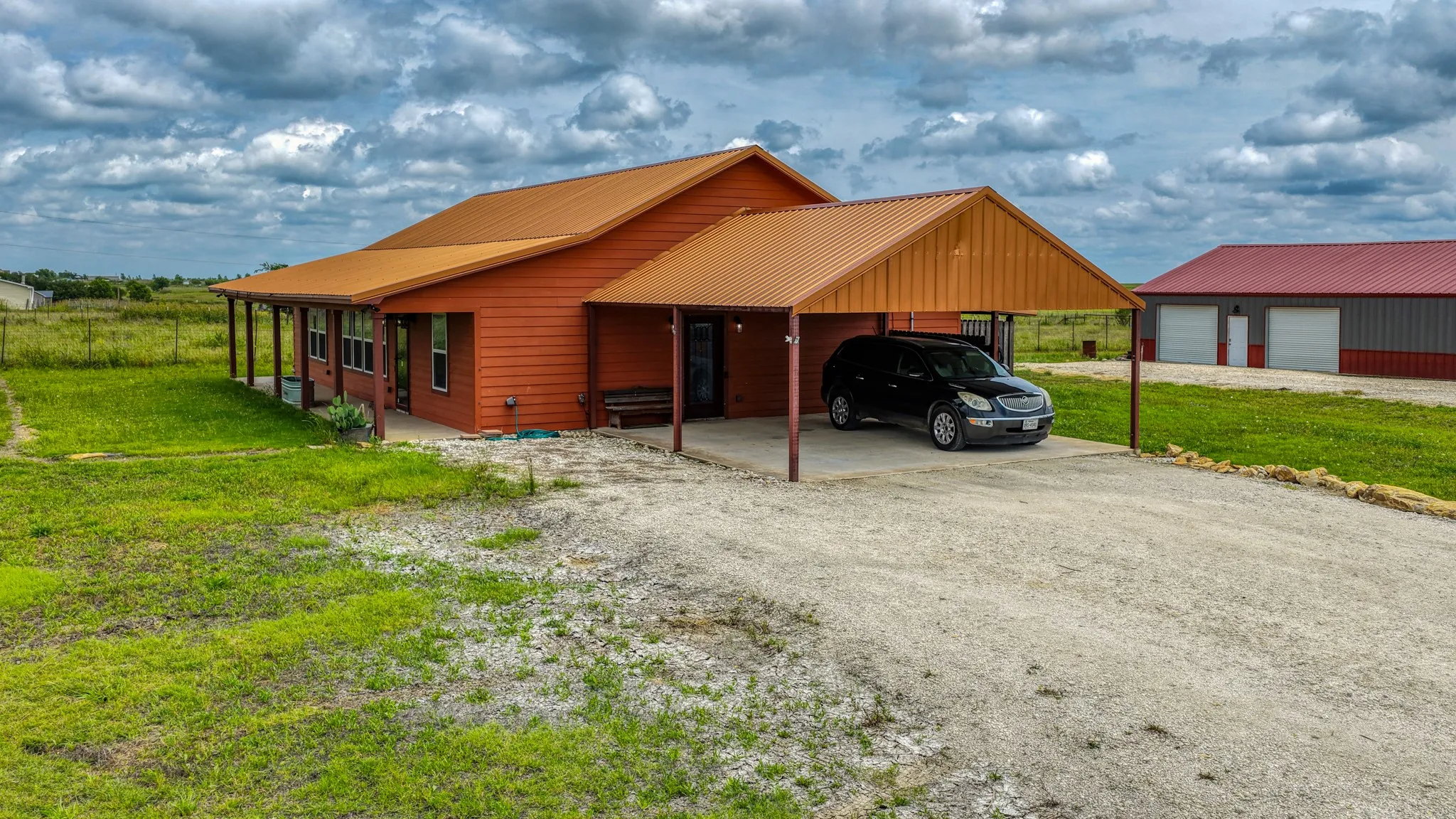 Single Family Residence For Sale in Johnson County , 5500 County Road 302, Grandview, Texas 76050, 3 Bedroom, 2 Bathroom, Garage spaces, 2,400 Sqft, built in 2020, Preowned, mls#21244859, Real Estate Agent in Grandview, Homes For Sale in Johnson county, Homes For Sale in Grandview, Realtor in Grandview Texas, Real Estate Brokerage Independent Realty Texas, Luminita Cordes Realtor