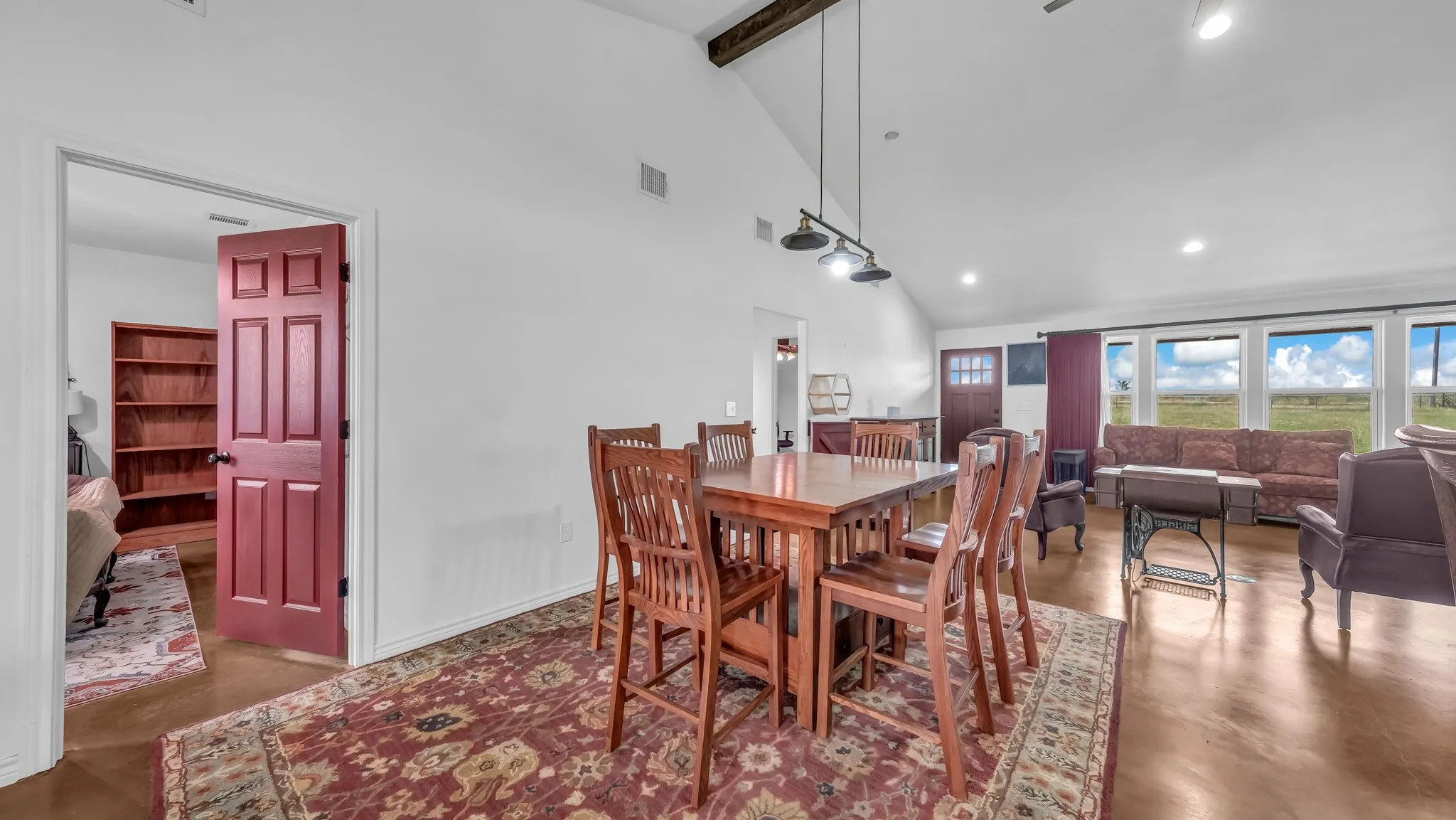 Single Family Residence For Sale in Johnson County , 5500 County Road 302, Grandview, Texas 76050, 3 Bedroom, 2 Bathroom, Garage spaces, 2,400 Sqft, built in 2020, Preowned, mls#21244859, Real Estate Agent in Grandview, Homes For Sale in Johnson county, Homes For Sale in Grandview, Realtor in Grandview Texas, Real Estate Brokerage Independent Realty Texas, Luminita Cordes Realtor