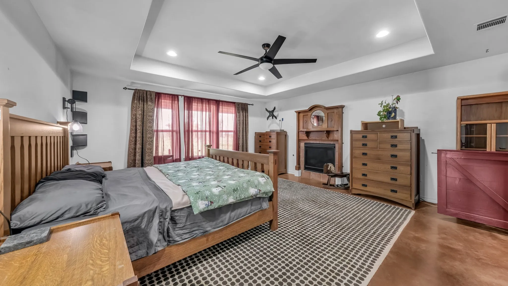 Single Family Residence For Sale in Johnson County , 5500 County Road 302, Grandview, Texas 76050, 3 Bedroom, 2 Bathroom, Garage spaces, 2,400 Sqft, built in 2020, Preowned, mls#21244859, Real Estate Agent in Grandview, Homes For Sale in Johnson county, Homes For Sale in Grandview, Realtor in Grandview Texas, Real Estate Brokerage Independent Realty Texas, Luminita Cordes Realtor
