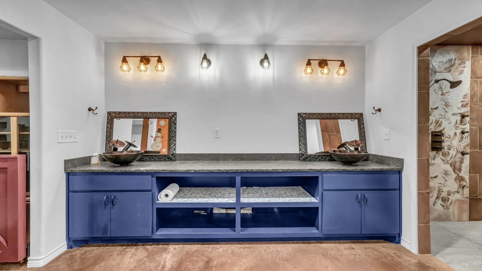 Single Family Residence For Sale in Johnson County , 5500 County Road 302, Grandview, Texas 76050, 3 Bedroom, 2 Bathroom, Garage spaces, 2,400 Sqft, built in 2020, Preowned, mls#21244859, Real Estate Agent in Grandview, Homes For Sale in Johnson county, Homes For Sale in Grandview, Realtor in Grandview Texas, Real Estate Brokerage Independent Realty Texas, Luminita Cordes Realtor