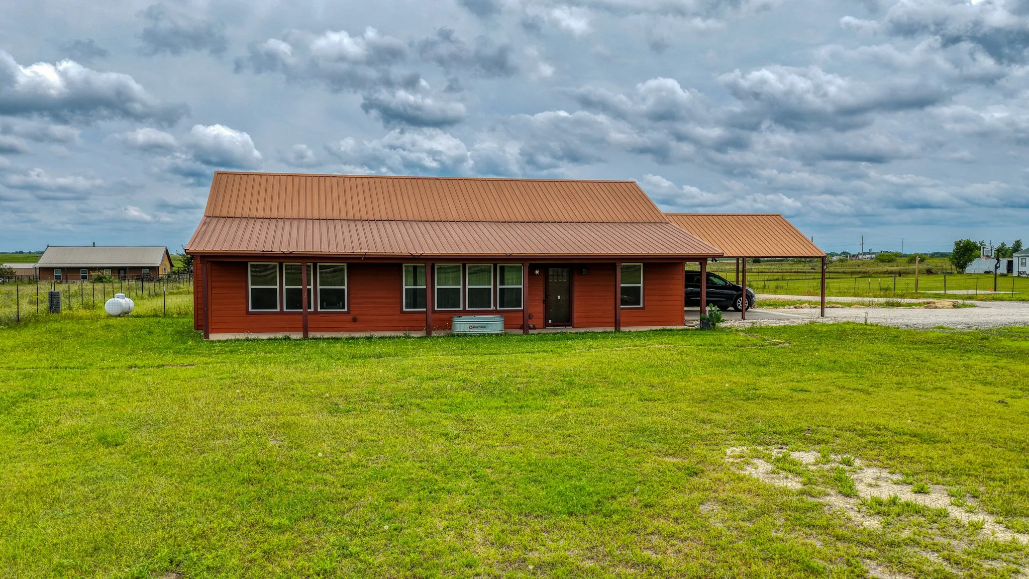 Single Family Residence For Sale in Johnson County , 5500 County Road 302, Grandview, Texas 76050, 3 Bedroom, 2 Bathroom, Garage spaces, 2,400 Sqft, built in 2020, Preowned, mls#21244859, Real Estate Agent in Grandview, Homes For Sale in Johnson county, Homes For Sale in Grandview, Realtor in Grandview Texas, Real Estate Brokerage Independent Realty Texas, Luminita Cordes Realtor