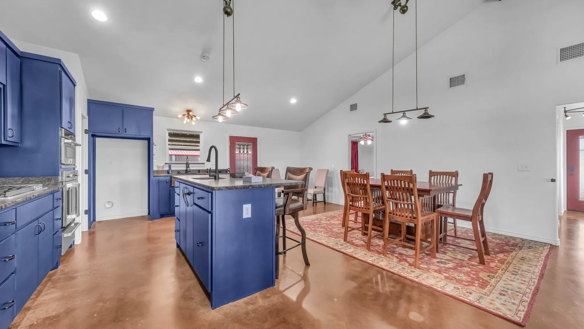 Single Family Residence For Sale in Johnson County , 5500 County Road 302, Grandview, Texas 76050, 3 Bedroom, 2 Bathroom, Garage spaces, 2,400 Sqft, built in 2020, Preowned, mls#21244859, Real Estate Agent in Grandview, Homes For Sale in Johnson county, Homes For Sale in Grandview, Realtor in Grandview Texas, Real Estate Brokerage Independent Realty Texas, Luminita Cordes Realtor