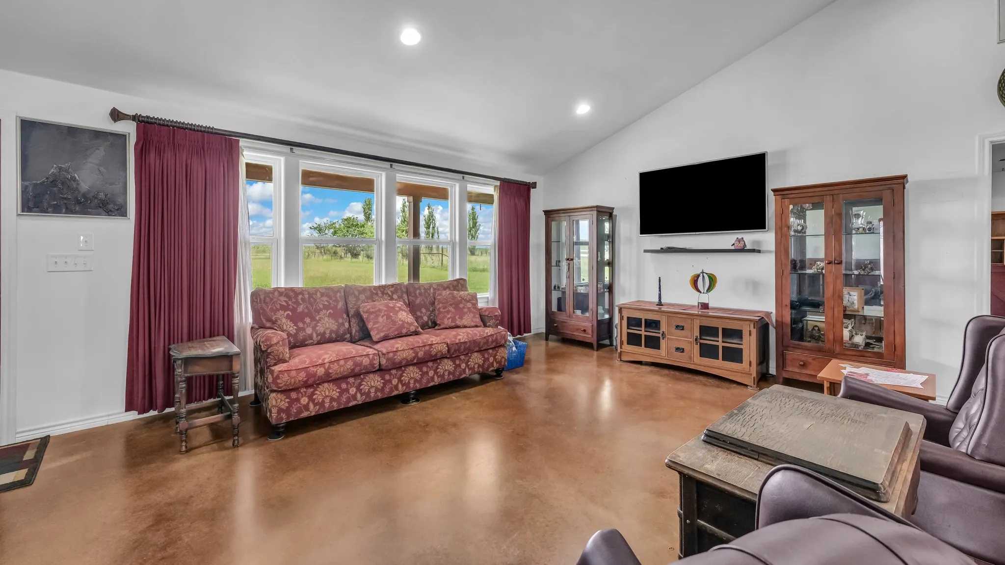 Single Family Residence For Sale in Johnson County , 5500 County Road 302, Grandview, Texas 76050, 3 Bedroom, 2 Bathroom, Garage spaces, 2,400 Sqft, built in 2020, Preowned, mls#21244859, Real Estate Agent in Grandview, Homes For Sale in Johnson county, Homes For Sale in Grandview, Realtor in Grandview Texas, Real Estate Brokerage Independent Realty Texas, Luminita Cordes Realtor