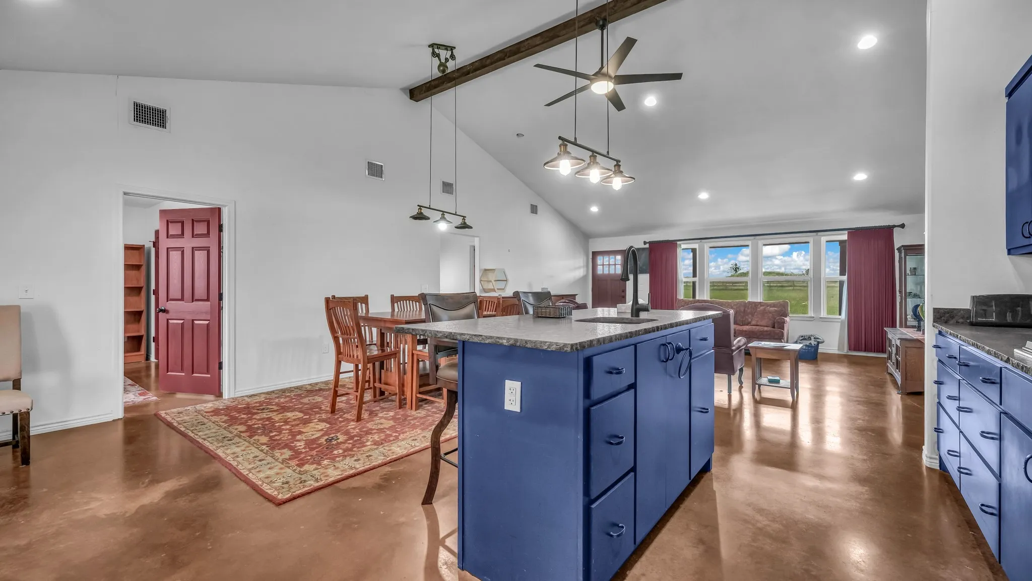 Single Family Residence For Sale in Johnson County , 5500 County Road 302, Grandview, Texas 76050, 3 Bedroom, 2 Bathroom, Garage spaces, 2,400 Sqft, built in 2020, Preowned, mls#21244859, Real Estate Agent in Grandview, Homes For Sale in Johnson county, Homes For Sale in Grandview, Realtor in Grandview Texas, Real Estate Brokerage Independent Realty Texas, Luminita Cordes Realtor