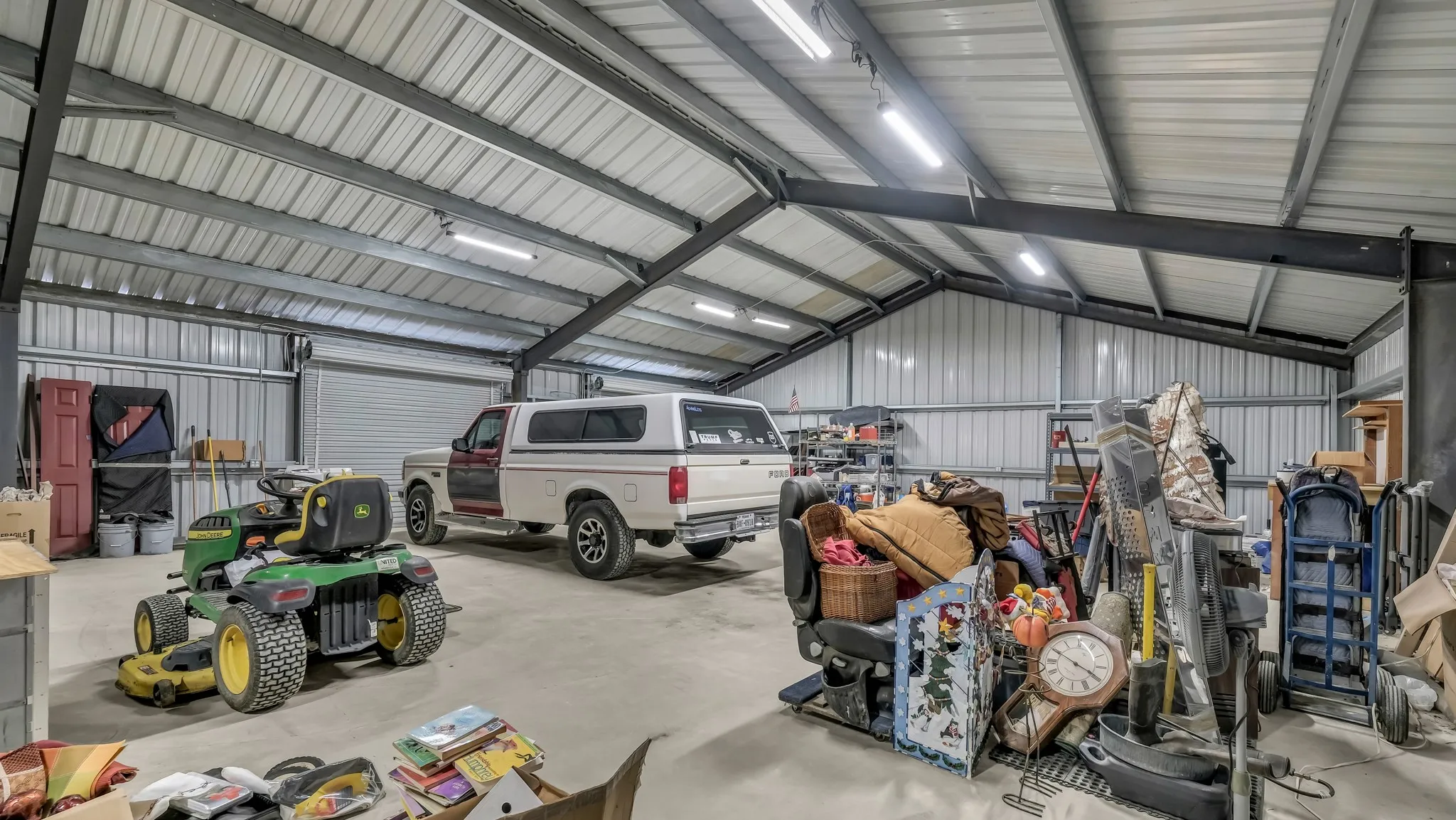 Single Family Residence For Sale in Johnson County , 5500 County Road 302, Grandview, Texas 76050, 3 Bedroom, 2 Bathroom, Garage spaces, 2,400 Sqft, built in 2020, Preowned, mls#21244859, Real Estate Agent in Grandview, Homes For Sale in Johnson county, Homes For Sale in Grandview, Realtor in Grandview Texas, Real Estate Brokerage Independent Realty Texas, Luminita Cordes Realtor