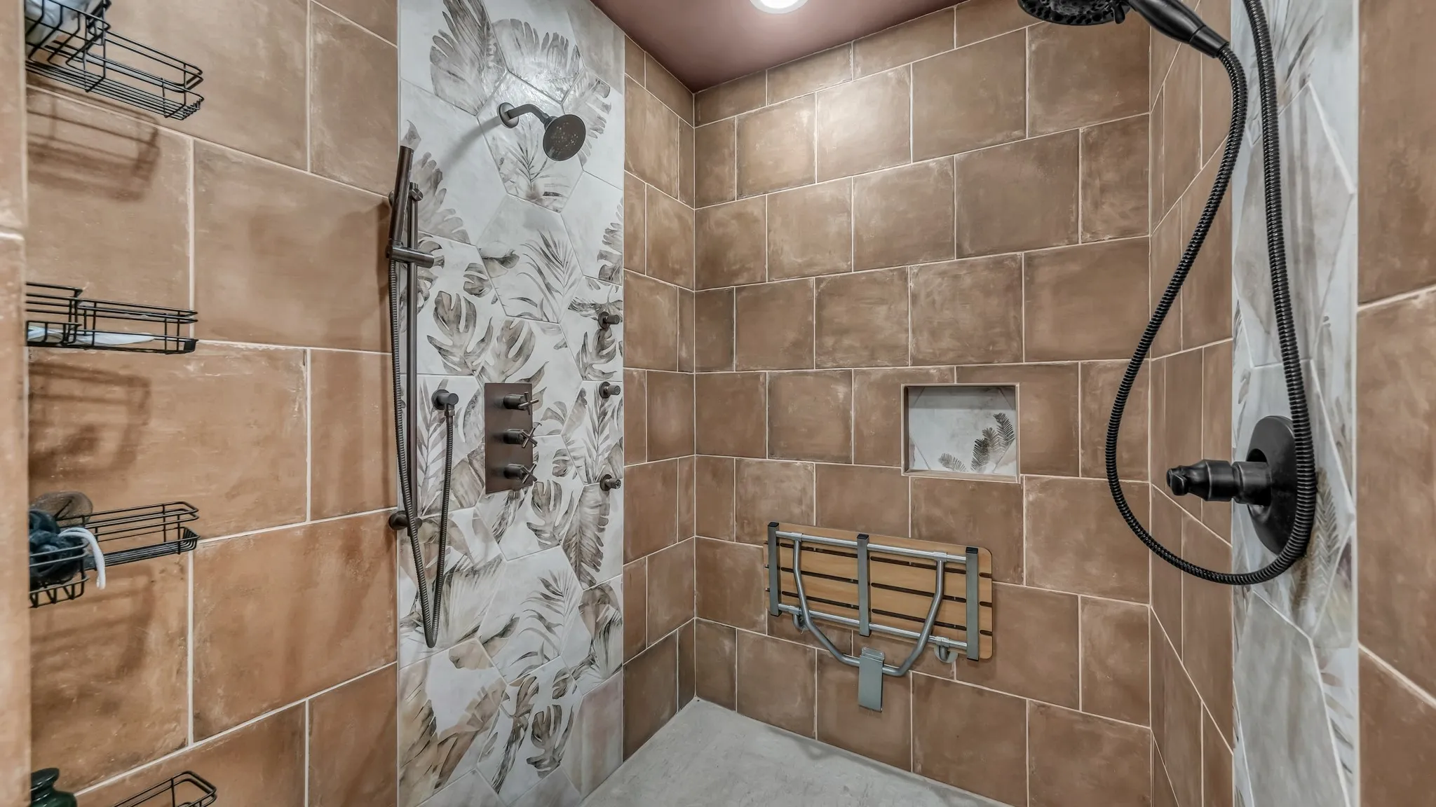 Single Family Residence For Sale in Johnson County , 5500 County Road 302, Grandview, Texas 76050, 3 Bedroom, 2 Bathroom, Garage spaces, 2,400 Sqft, built in 2020, Preowned, mls#21244859, Real Estate Agent in Grandview, Homes For Sale in Johnson county, Homes For Sale in Grandview, Realtor in Grandview Texas, Real Estate Brokerage Independent Realty Texas, Luminita Cordes Realtor
