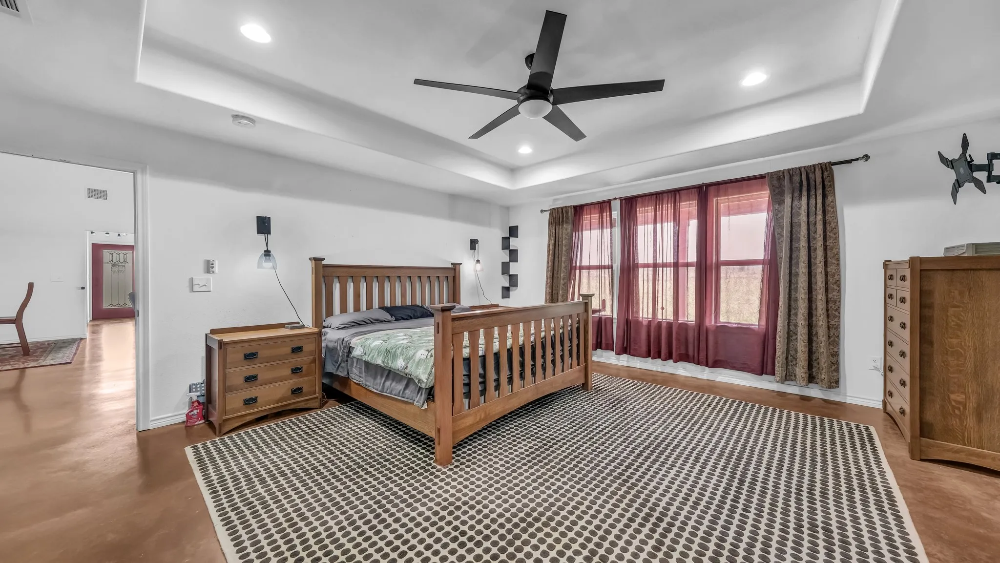 Single Family Residence For Sale in Johnson County , 5500 County Road 302, Grandview, Texas 76050, 3 Bedroom, 2 Bathroom, Garage spaces, 2,400 Sqft, built in 2020, Preowned, mls#21244859, Real Estate Agent in Grandview, Homes For Sale in Johnson county, Homes For Sale in Grandview, Realtor in Grandview Texas, Real Estate Brokerage Independent Realty Texas, Luminita Cordes Realtor