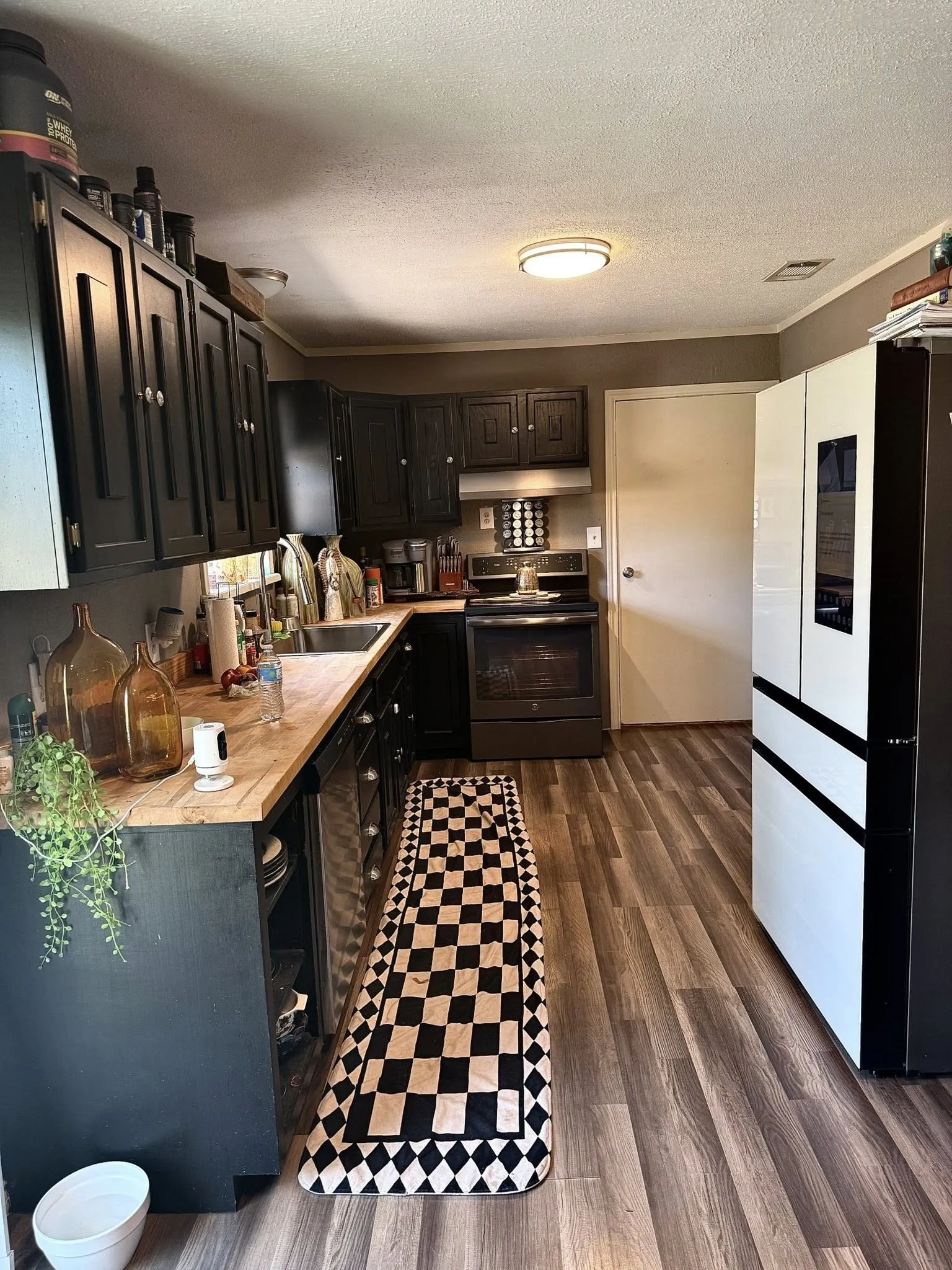 Single Family Residence For Sale in Parker County , 608 Beverly Drive, Willow Park, Texas 76008, 3 Bedrooms, 2 Bathrooms, Garage spaces, 2,040 Sqft, built in 1988, Price $280,000, mls#21225571, Real Estate Agent in Willow Park, Homes For Sale in Parker county, Homes For Sale in Willow Park, Realtor in Willow Park Texas, Real Estate Brokerage Independent Realty Texas, Luminita Cordes Realtor