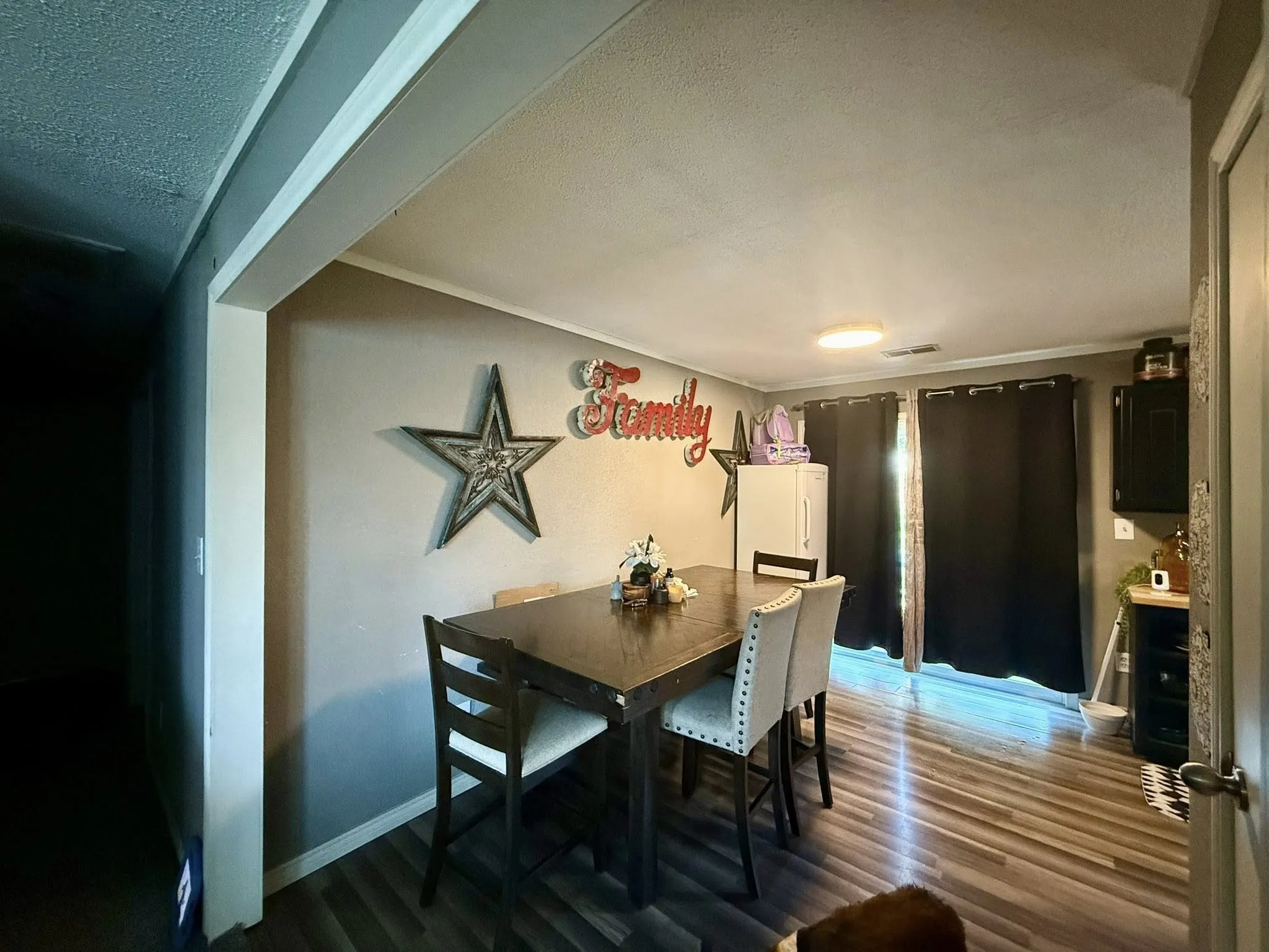Single Family Residence For Sale in Parker County , 608 Beverly Drive, Willow Park, Texas 76008, 3 Bedrooms, 2 Bathrooms, Garage spaces, 2,040 Sqft, built in 1988, Price $280,000, mls#21225571, Real Estate Agent in Willow Park, Homes For Sale in Parker county, Homes For Sale in Willow Park, Realtor in Willow Park Texas, Real Estate Brokerage Independent Realty Texas, Luminita Cordes Realtor