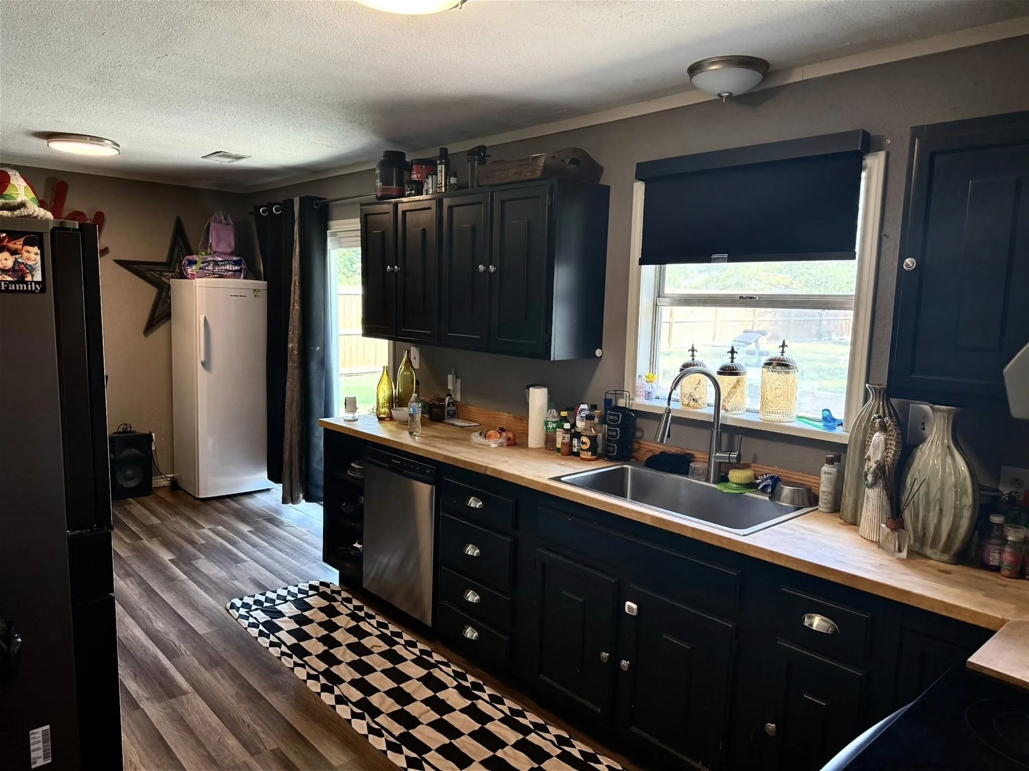 Single Family Residence For Sale in Parker County , 608 Beverly Drive, Willow Park, Texas 76008, 3 Bedrooms, 2 Bathrooms, Garage spaces, 2,040 Sqft, built in 1988, Price $280,000, mls#21225571, Real Estate Agent in Willow Park, Homes For Sale in Parker county, Homes For Sale in Willow Park, Realtor in Willow Park Texas, Real Estate Brokerage Independent Realty Texas, Luminita Cordes Realtor
