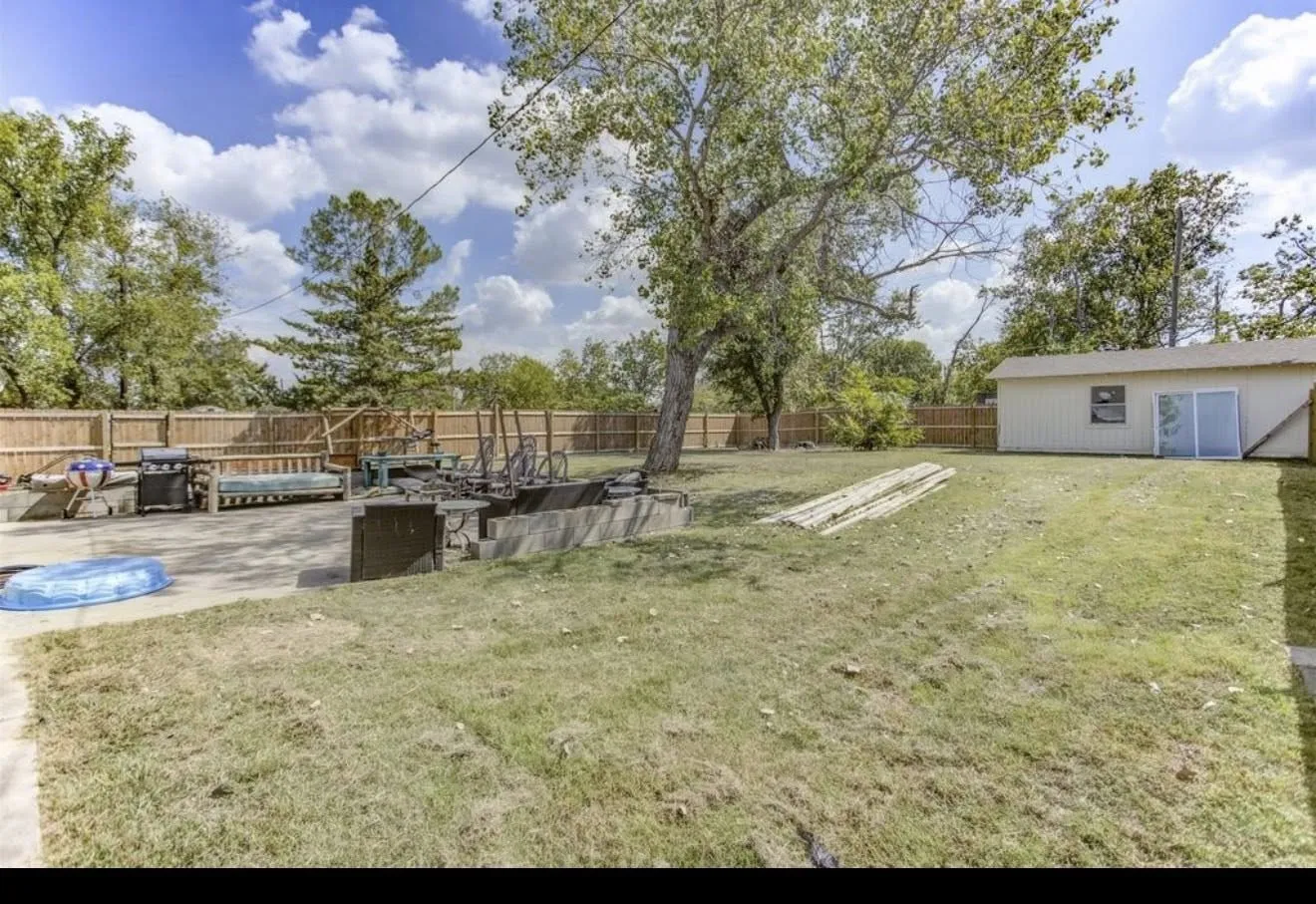 Single Family Residence For Sale in Parker County , 608 Beverly Drive, Willow Park, Texas 76008, 3 Bedrooms, 2 Bathrooms, Garage spaces, 2,040 Sqft, built in 1988, Price $280,000, mls#21225571, Real Estate Agent in Willow Park, Homes For Sale in Parker county, Homes For Sale in Willow Park, Realtor in Willow Park Texas, Real Estate Brokerage Independent Realty Texas, Luminita Cordes Realtor