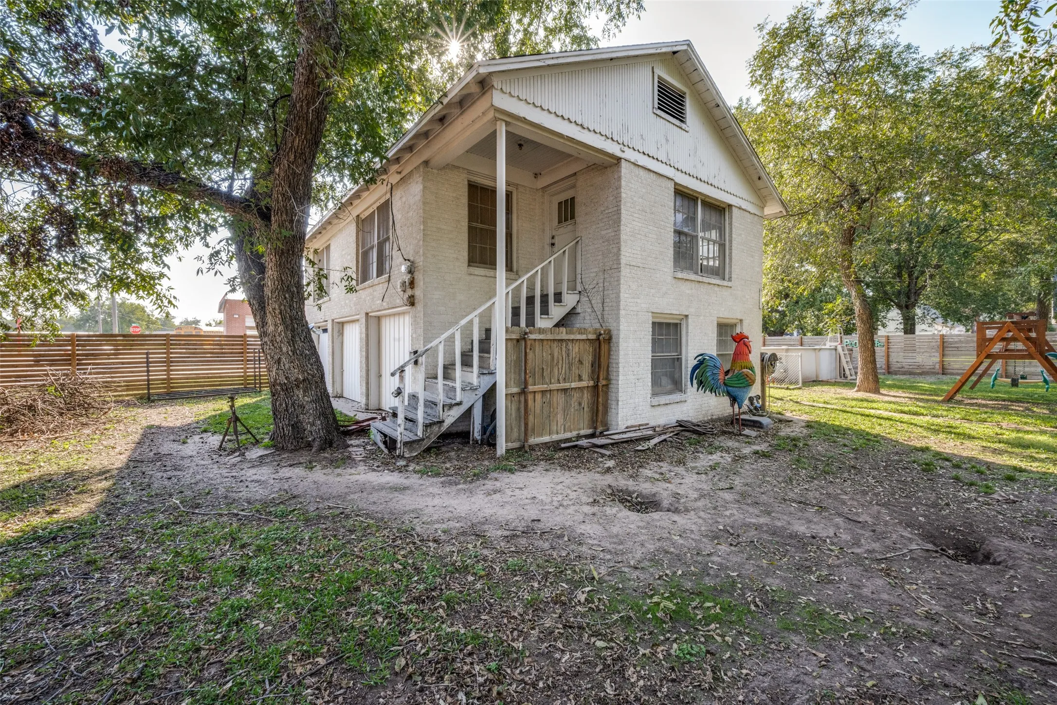 Single Family Residence For Sale in Montague County , 310 E Tarrant Street, Bowie, Texas 76230, 4 Bedroom, 3 Bathroom, 3 Garage spaces, 2,684 Sqft, built in 1907, Preowned, mls#21245306, Real Estate Agent in Bowie, Homes For Sale in Montague county, Homes For Sale in Bowie, Realtor in Bowie Texas, Real Estate Brokerage Independent Realty Texas, Luminita Cordes Realtor