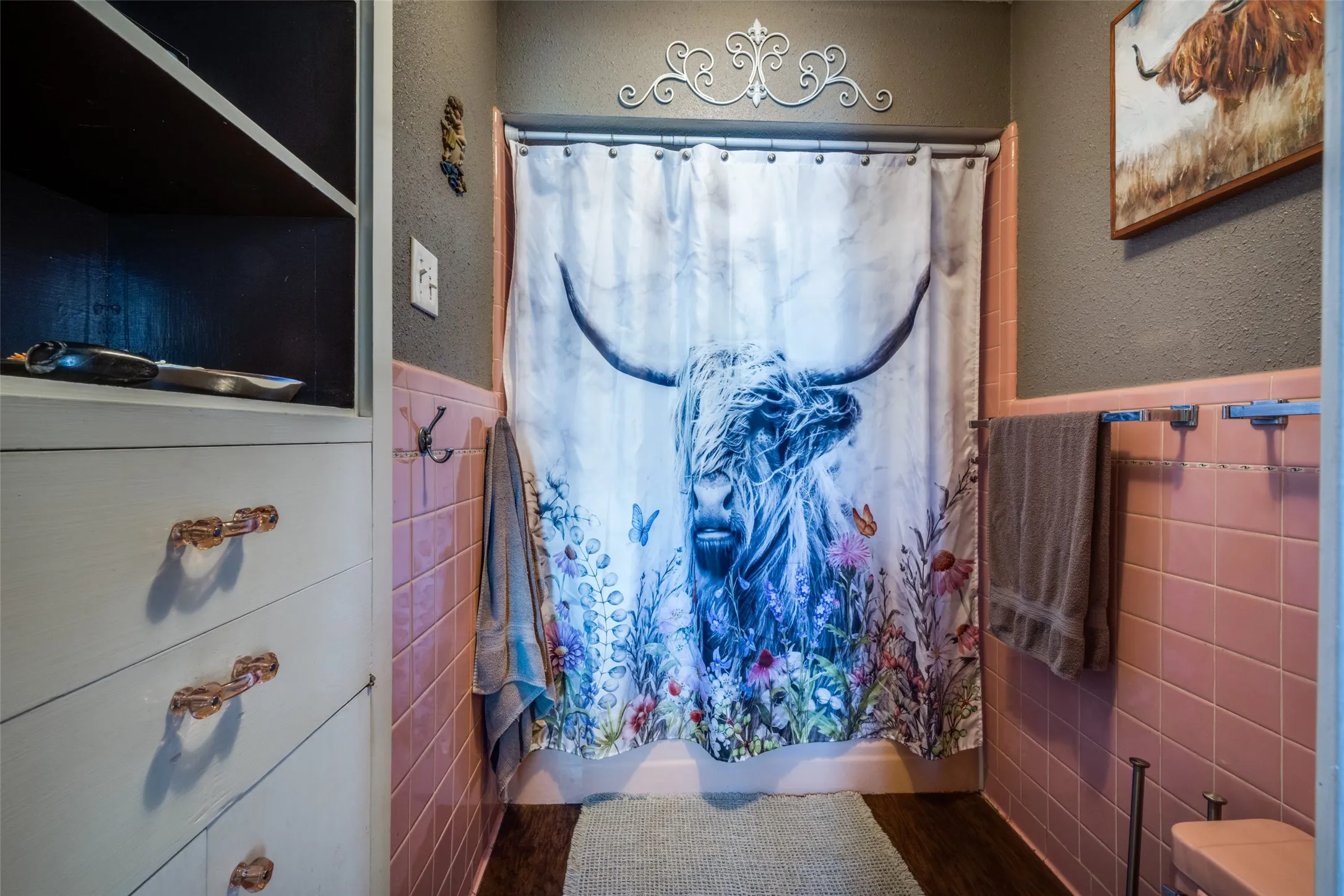 Single Family Residence For Sale in Montague County , 310 E Tarrant Street, Bowie, Texas 76230, 4 Bedroom, 3 Bathroom, 3 Garage spaces, 2,684 Sqft, built in 1907, Preowned, mls#21245306, Real Estate Agent in Bowie, Homes For Sale in Montague county, Homes For Sale in Bowie, Realtor in Bowie Texas, Real Estate Brokerage Independent Realty Texas, Luminita Cordes Realtor