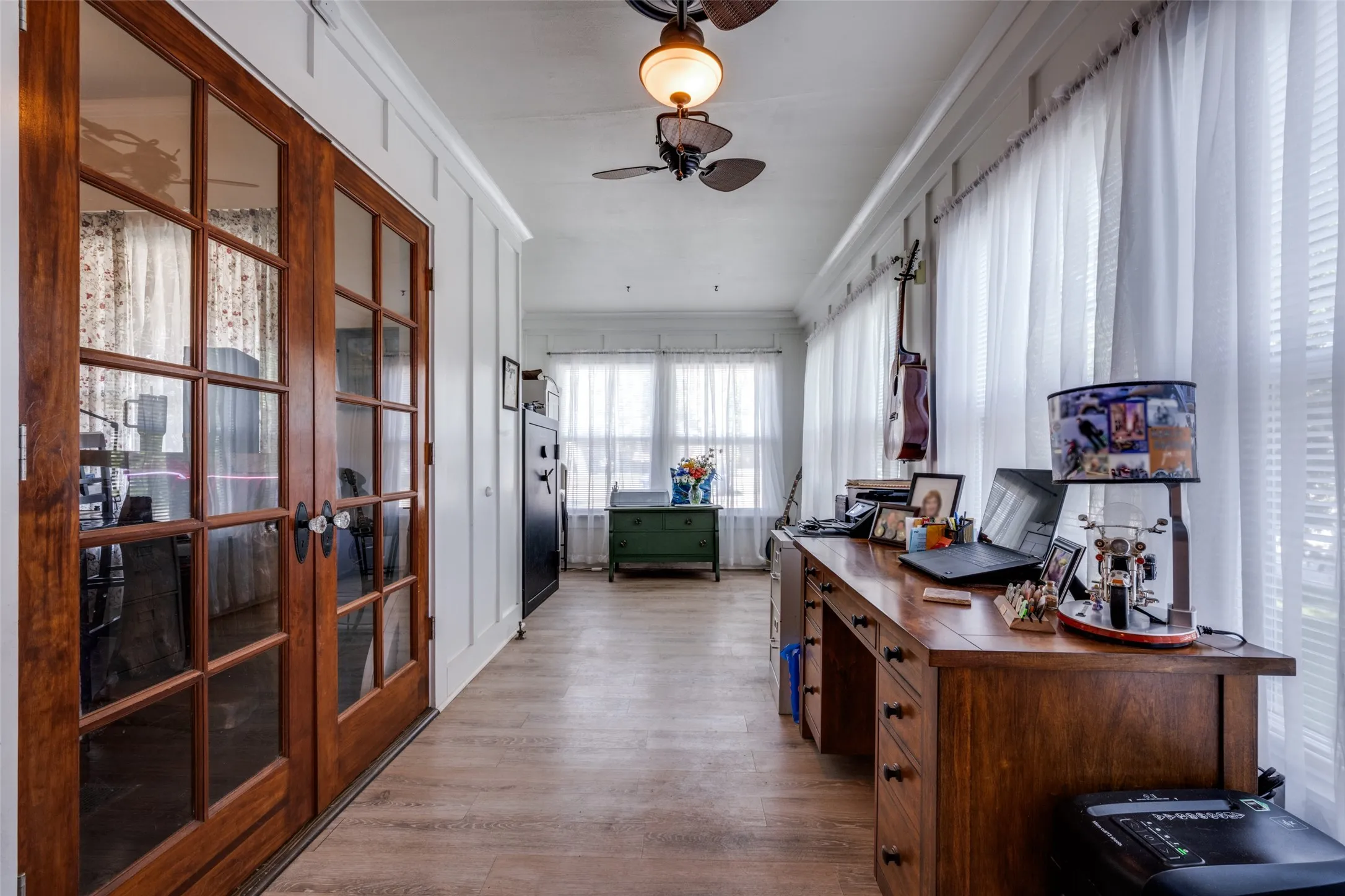 Single Family Residence For Sale in Montague County , 310 E Tarrant Street, Bowie, Texas 76230, 4 Bedroom, 3 Bathroom, 3 Garage spaces, 2,684 Sqft, built in 1907, Preowned, mls#21245306, Real Estate Agent in Bowie, Homes For Sale in Montague county, Homes For Sale in Bowie, Realtor in Bowie Texas, Real Estate Brokerage Independent Realty Texas, Luminita Cordes Realtor