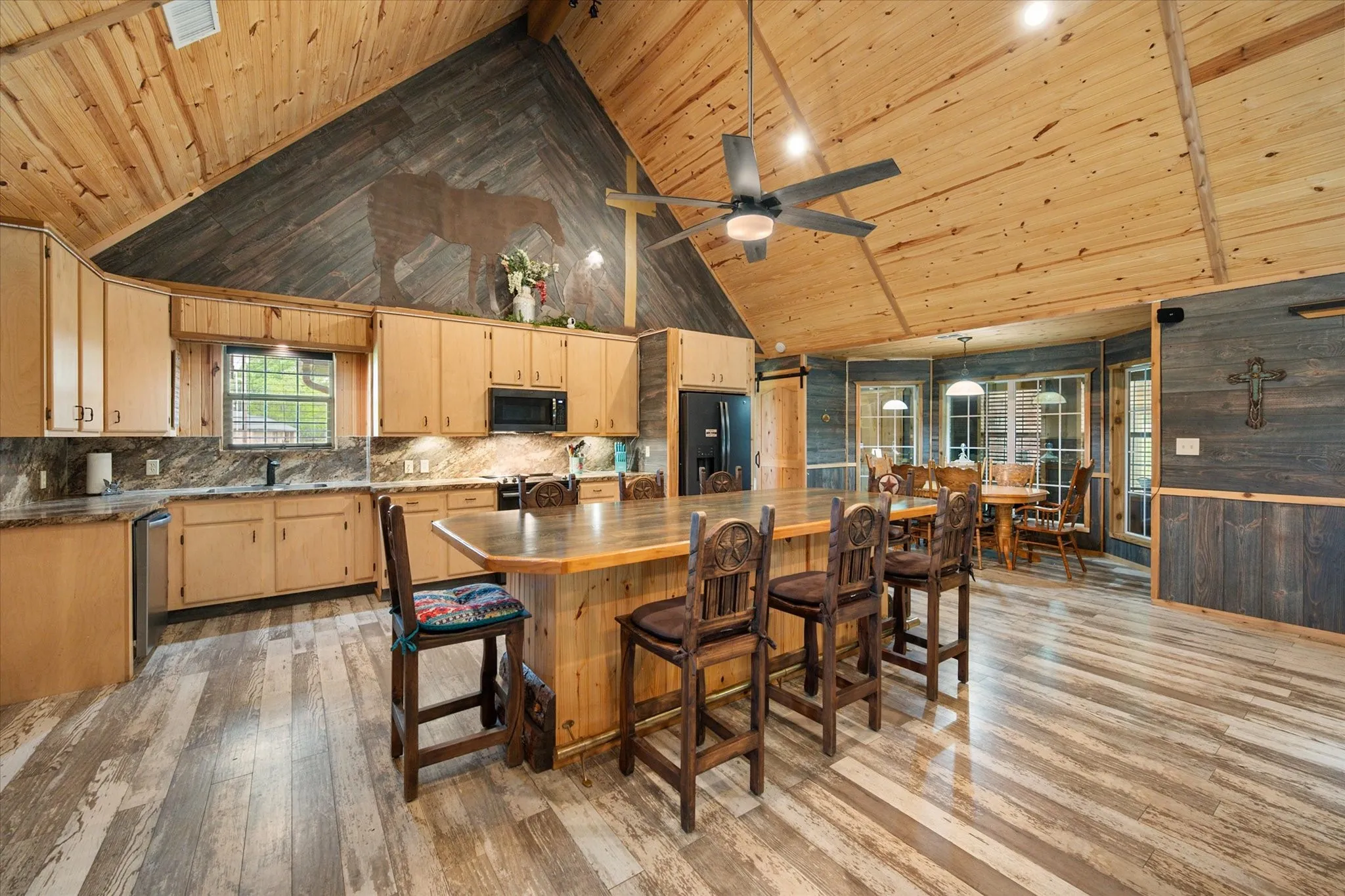Single Family Residence For Sale in Navarro County , 130 SE County Road 3085, Corsicana, Texas 75109, 4 Bedroom, 3 Bathroom, 2 Garage spaces, 2,699 Sqft, built in 2019, Preowned, Price $539,000, mls#21236226, Real Estate Agent in Corsicana, Homes For Sale in Navarro county, Homes For Sale in Corsicana, Realtor in Corsicana Texas, Real Estate Brokerage Independent Realty Texas, Luminita Cordes Realtor