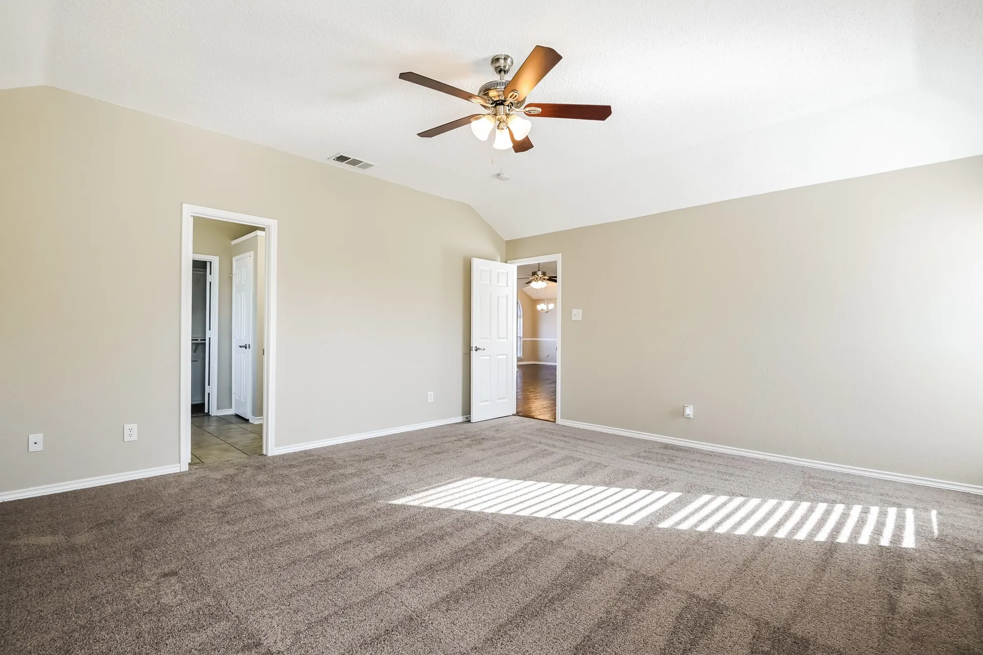 Single Family Residence For Rent in Dallas County , 2620 Buck Drive, Mesquite, Texas 75181, 3 Bedrooms, 2 Bathrooms, 2 Garage spaces, 1,583 Sqft, built in 1995, Preowned, Price $1,885, mls#21245309, Real Estate Agent in Mesquite, Homes For Rent in Dallas county, Homes For Rent in Mesquite, Realtor in Mesquite Texas, Real Estate Brokerage Independent Realty Texas, Luminita Cordes Realtor
