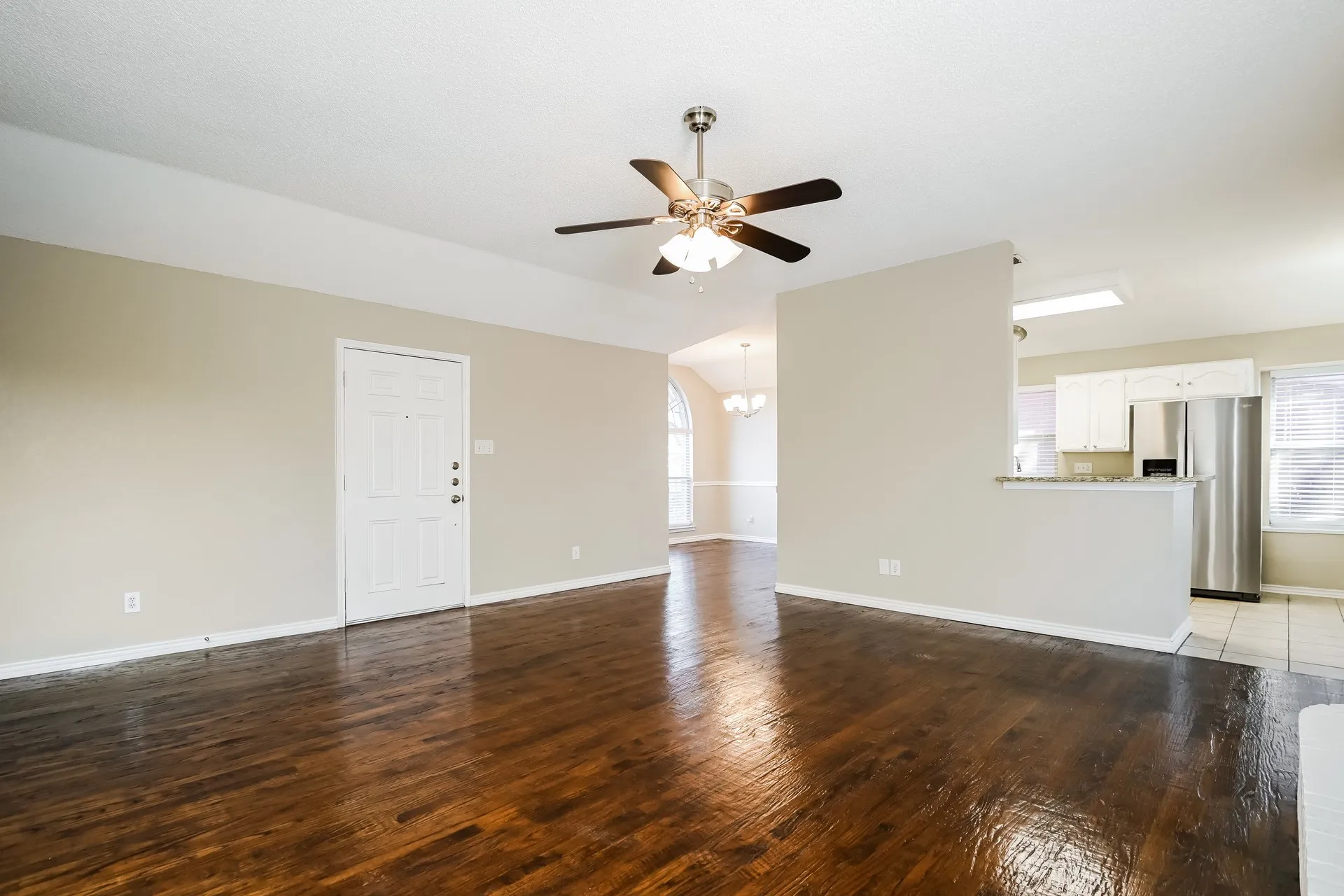Single Family Residence For Rent in Dallas County , 2620 Buck Drive, Mesquite, Texas 75181, 3 Bedrooms, 2 Bathrooms, 2 Garage spaces, 1,583 Sqft, built in 1995, Preowned, Price $1,885, mls#21245309, Real Estate Agent in Mesquite, Homes For Rent in Dallas county, Homes For Rent in Mesquite, Realtor in Mesquite Texas, Real Estate Brokerage Independent Realty Texas, Luminita Cordes Realtor