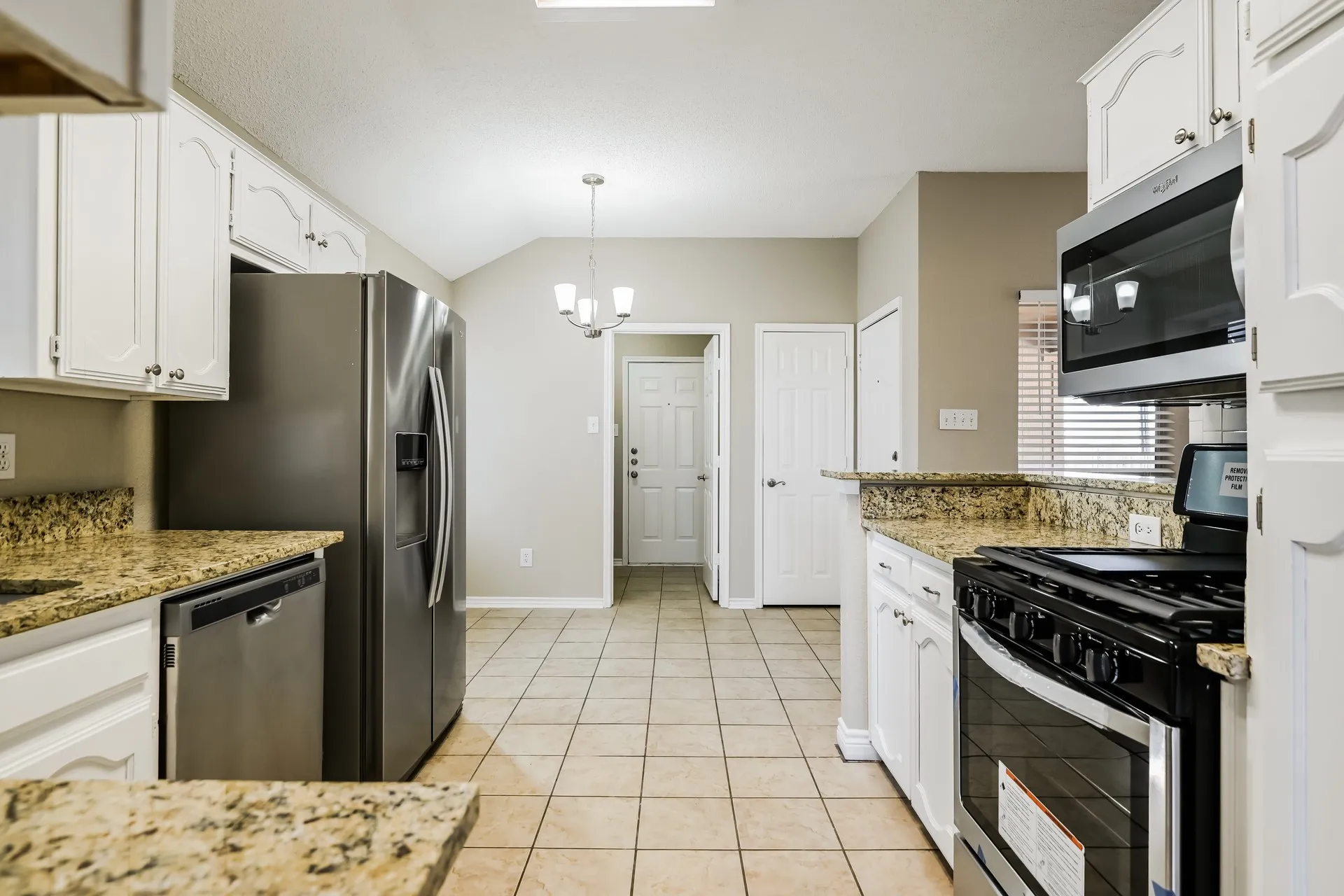 Single Family Residence For Rent in Dallas County , 2620 Buck Drive, Mesquite, Texas 75181, 3 Bedrooms, 2 Bathrooms, 2 Garage spaces, 1,583 Sqft, built in 1995, Preowned, Price $1,885, mls#21245309, Real Estate Agent in Mesquite, Homes For Rent in Dallas county, Homes For Rent in Mesquite, Realtor in Mesquite Texas, Real Estate Brokerage Independent Realty Texas, Luminita Cordes Realtor