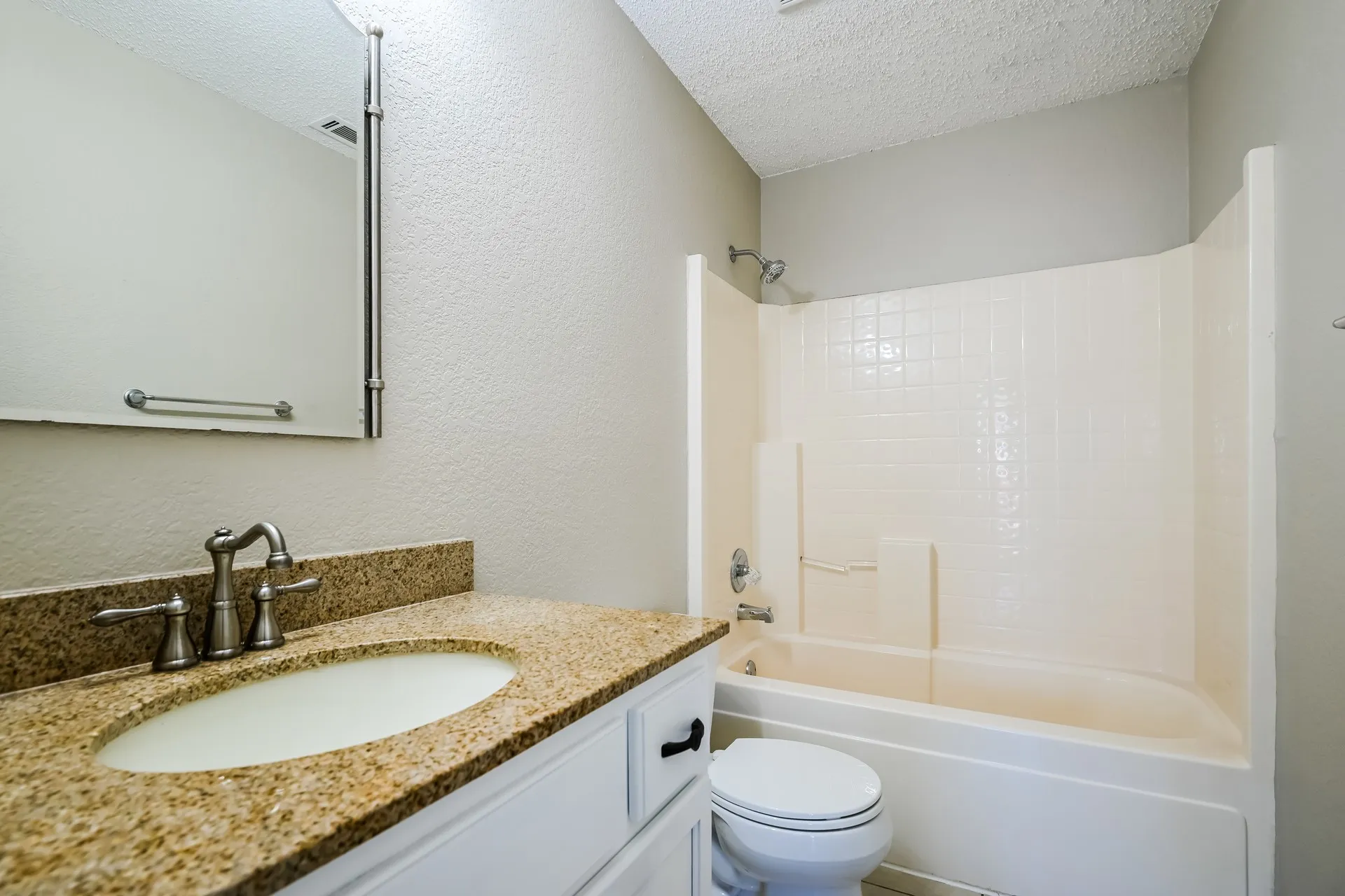 Single Family Residence For Rent in Dallas County , 2620 Buck Drive, Mesquite, Texas 75181, 3 Bedrooms, 2 Bathrooms, 2 Garage spaces, 1,583 Sqft, built in 1995, Preowned, Price $1,885, mls#21245309, Real Estate Agent in Mesquite, Homes For Rent in Dallas county, Homes For Rent in Mesquite, Realtor in Mesquite Texas, Real Estate Brokerage Independent Realty Texas, Luminita Cordes Realtor
