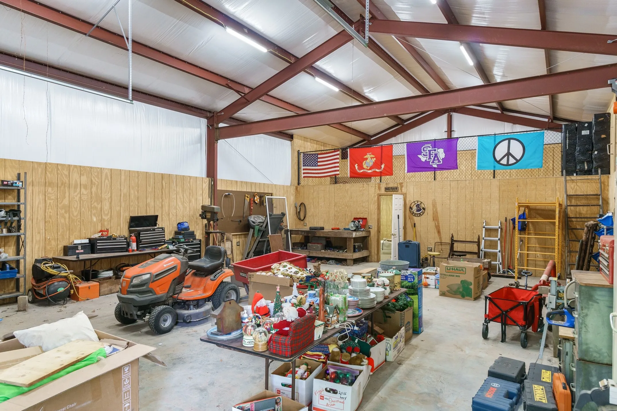 Single Family Residence For Sale in Van Zandt County , 584 VZ County Road 4125, Canton, Texas 75103, 3 Bedroom, 2 Bathroom, 2 Garage spaces, 2,632 Sqft, built in 1999, mls#21245255, Real Estate Agent in Canton, Homes For Sale in Van Zandt county, Homes For Sale in Canton, Realtor in Canton Texas, Real Estate Brokerage Independent Realty Texas, Luminita Cordes Realtor