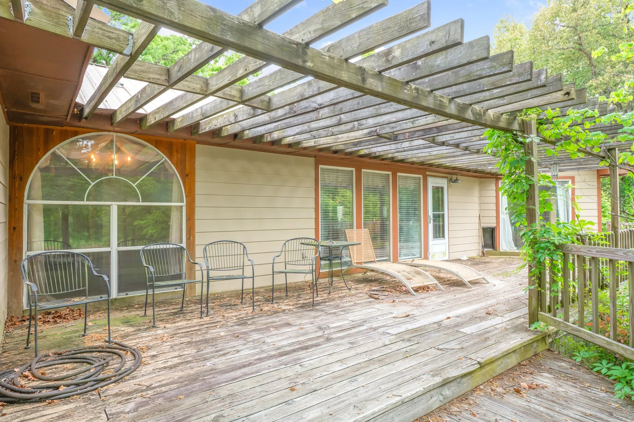 Single Family Residence For Sale in Van Zandt County , 584 VZ County Road 4125, Canton, Texas 75103, 3 Bedroom, 2 Bathroom, 2 Garage spaces, 2,632 Sqft, built in 1999, mls#21245255, Real Estate Agent in Canton, Homes For Sale in Van Zandt county, Homes For Sale in Canton, Realtor in Canton Texas, Real Estate Brokerage Independent Realty Texas, Luminita Cordes Realtor