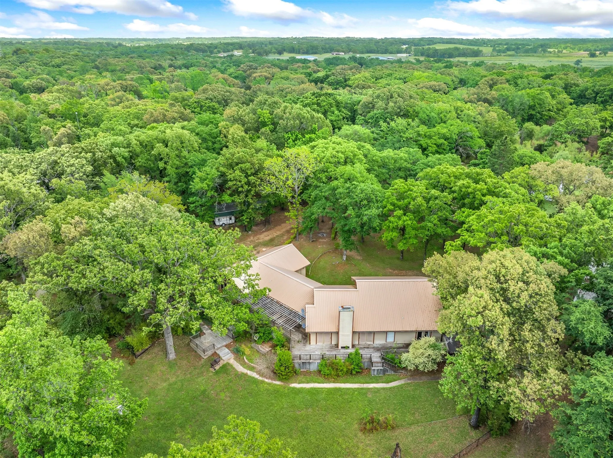 Single Family Residence For Sale in Van Zandt County , 584 VZ County Road 4125, Canton, Texas 75103, 3 Bedroom, 2 Bathroom, 2 Garage spaces, 2,632 Sqft, built in 1999, mls#21245255, Real Estate Agent in Canton, Homes For Sale in Van Zandt county, Homes For Sale in Canton, Realtor in Canton Texas, Real Estate Brokerage Independent Realty Texas, Luminita Cordes Realtor