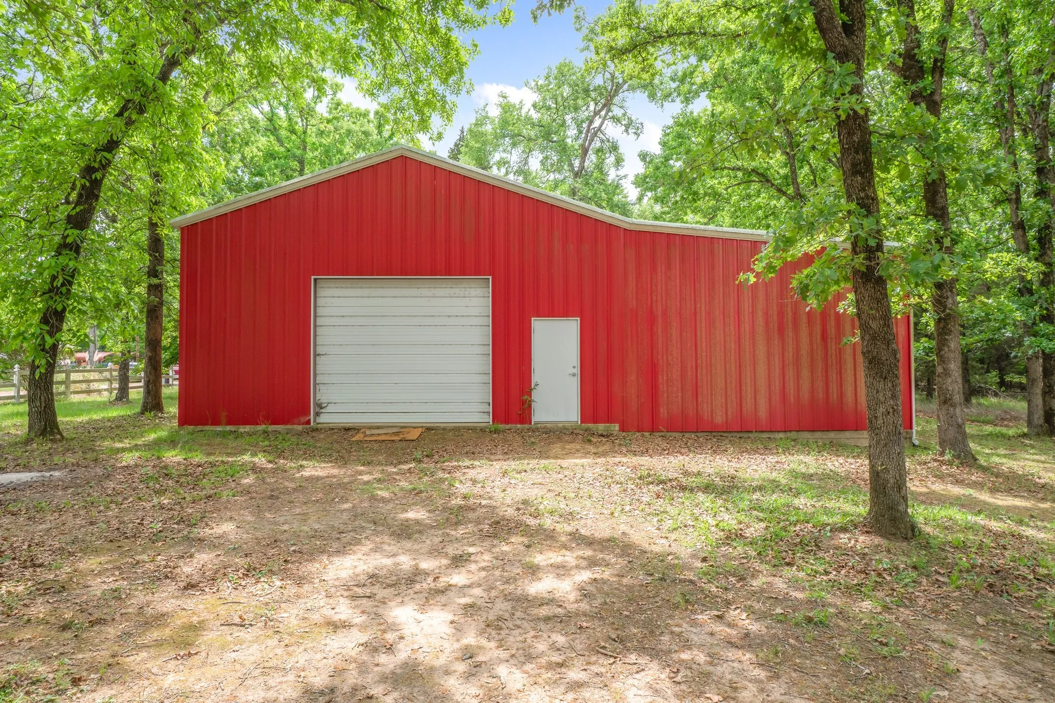 Single Family Residence For Sale in Van Zandt County , 584 VZ County Road 4125, Canton, Texas 75103, 3 Bedroom, 2 Bathroom, 2 Garage spaces, 2,632 Sqft, built in 1999, mls#21245255, Real Estate Agent in Canton, Homes For Sale in Van Zandt county, Homes For Sale in Canton, Realtor in Canton Texas, Real Estate Brokerage Independent Realty Texas, Luminita Cordes Realtor
