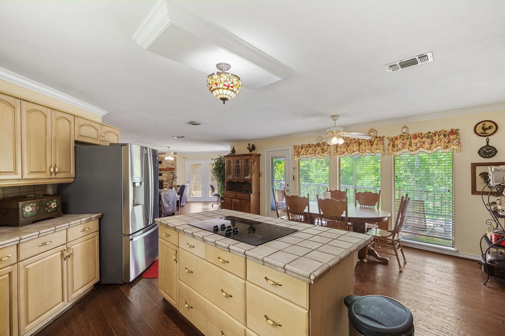 Single Family Residence For Sale in Van Zandt County , 584 VZ County Road 4125, Canton, Texas 75103, 3 Bedroom, 2 Bathroom, 2 Garage spaces, 2,632 Sqft, built in 1999, mls#21245255, Real Estate Agent in Canton, Homes For Sale in Van Zandt county, Homes For Sale in Canton, Realtor in Canton Texas, Real Estate Brokerage Independent Realty Texas, Luminita Cordes Realtor