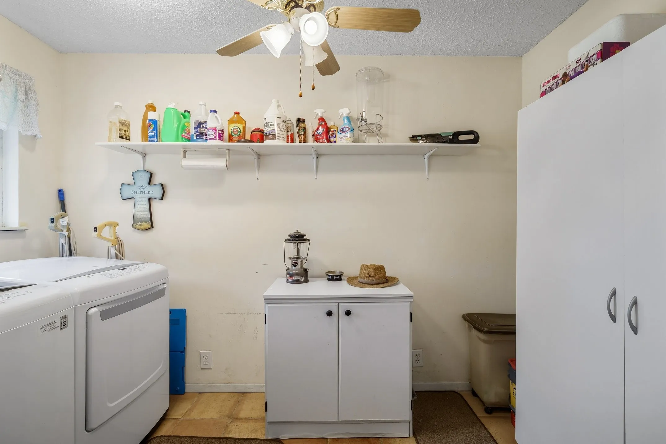 Single Family Residence For Sale in Van Zandt County , 584 VZ County Road 4125, Canton, Texas 75103, 3 Bedroom, 2 Bathroom, 2 Garage spaces, 2,632 Sqft, built in 1999, mls#21245255, Real Estate Agent in Canton, Homes For Sale in Van Zandt county, Homes For Sale in Canton, Realtor in Canton Texas, Real Estate Brokerage Independent Realty Texas, Luminita Cordes Realtor