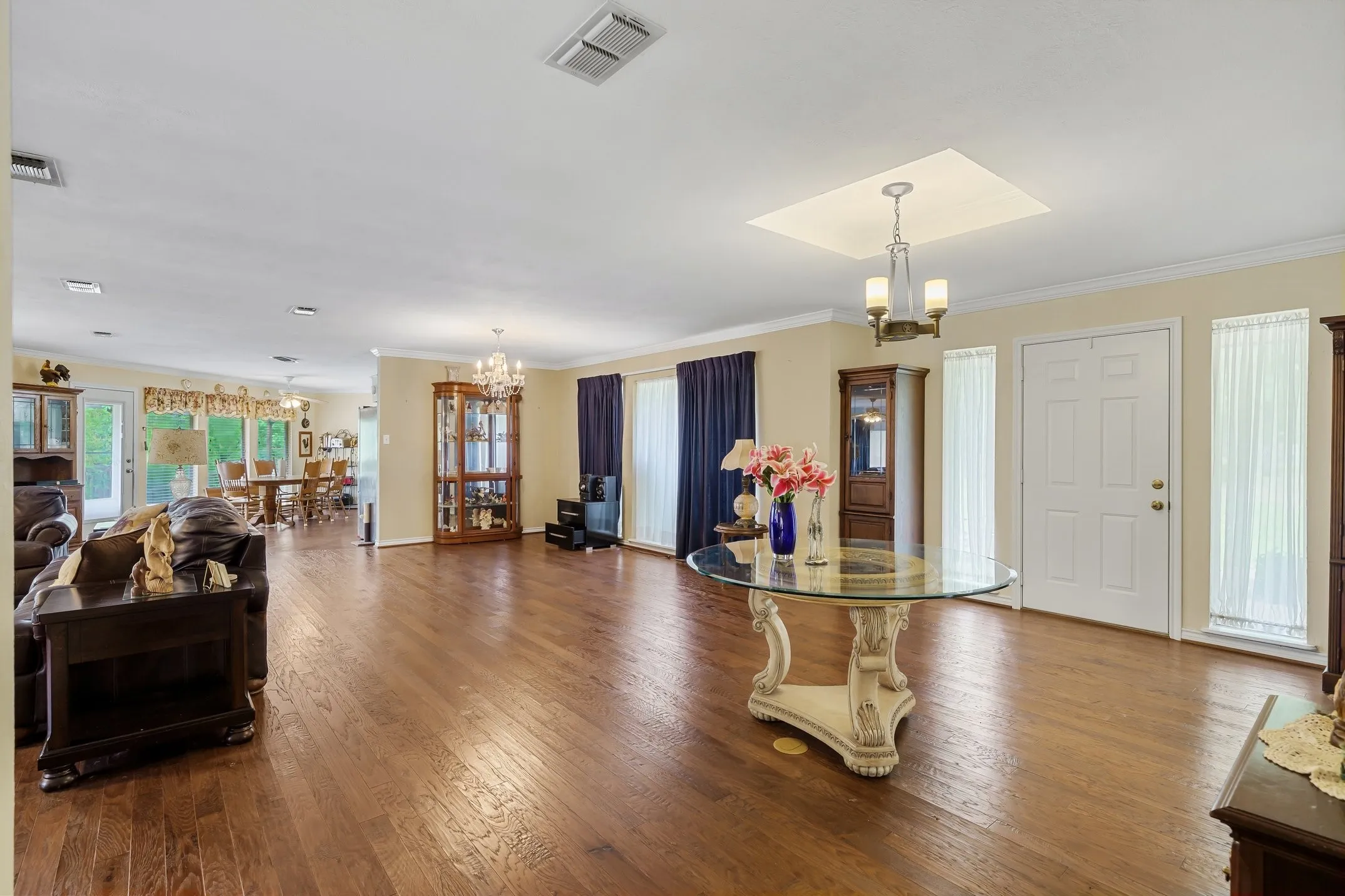 Single Family Residence For Sale in Van Zandt County , 584 VZ County Road 4125, Canton, Texas 75103, 3 Bedroom, 2 Bathroom, 2 Garage spaces, 2,632 Sqft, built in 1999, mls#21245255, Real Estate Agent in Canton, Homes For Sale in Van Zandt county, Homes For Sale in Canton, Realtor in Canton Texas, Real Estate Brokerage Independent Realty Texas, Luminita Cordes Realtor