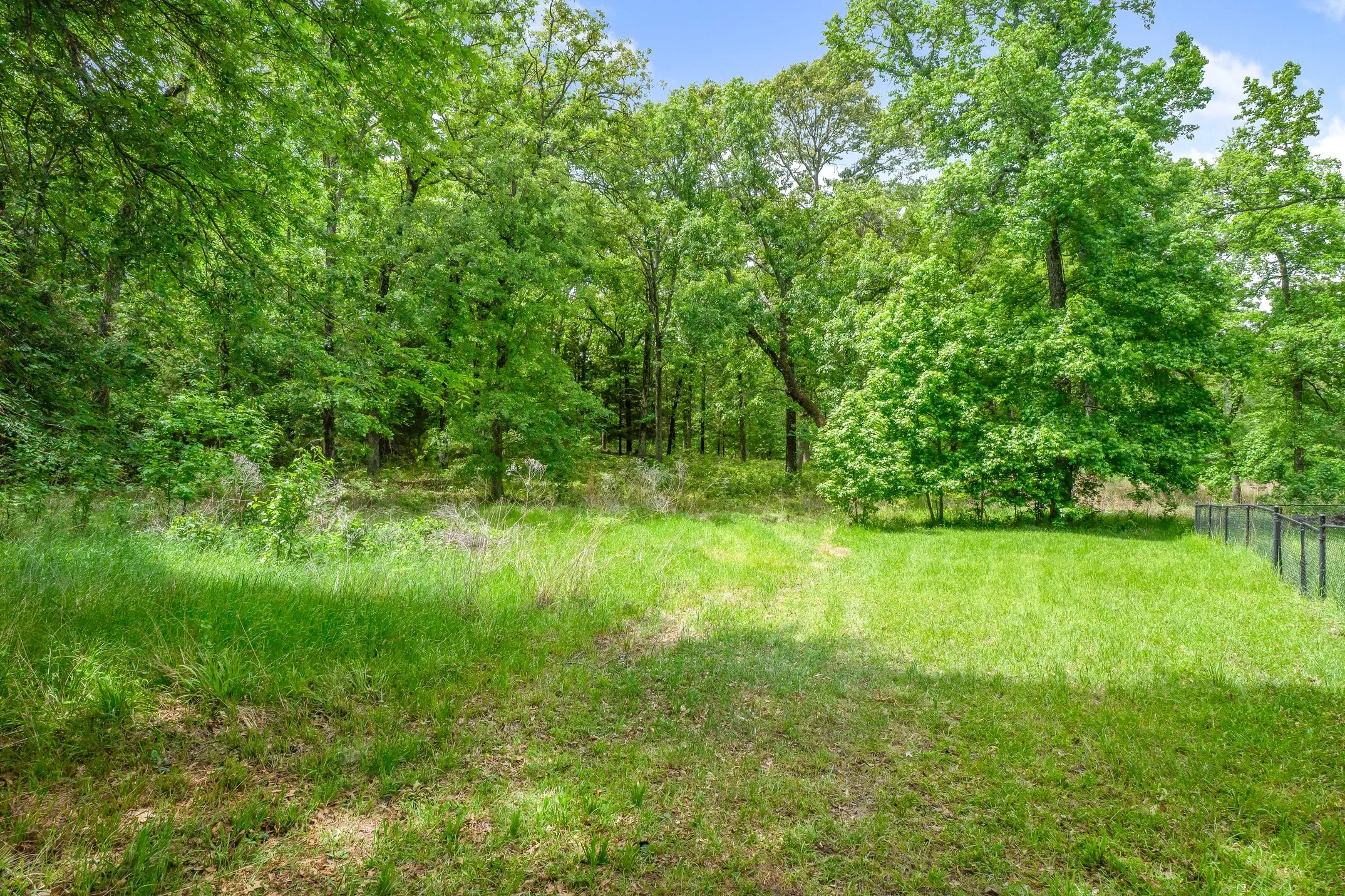 Single Family Residence For Sale in Van Zandt County , 584 VZ County Road 4125, Canton, Texas 75103, 3 Bedroom, 2 Bathroom, 2 Garage spaces, 2,632 Sqft, built in 1999, mls#21245255, Real Estate Agent in Canton, Homes For Sale in Van Zandt county, Homes For Sale in Canton, Realtor in Canton Texas, Real Estate Brokerage Independent Realty Texas, Luminita Cordes Realtor