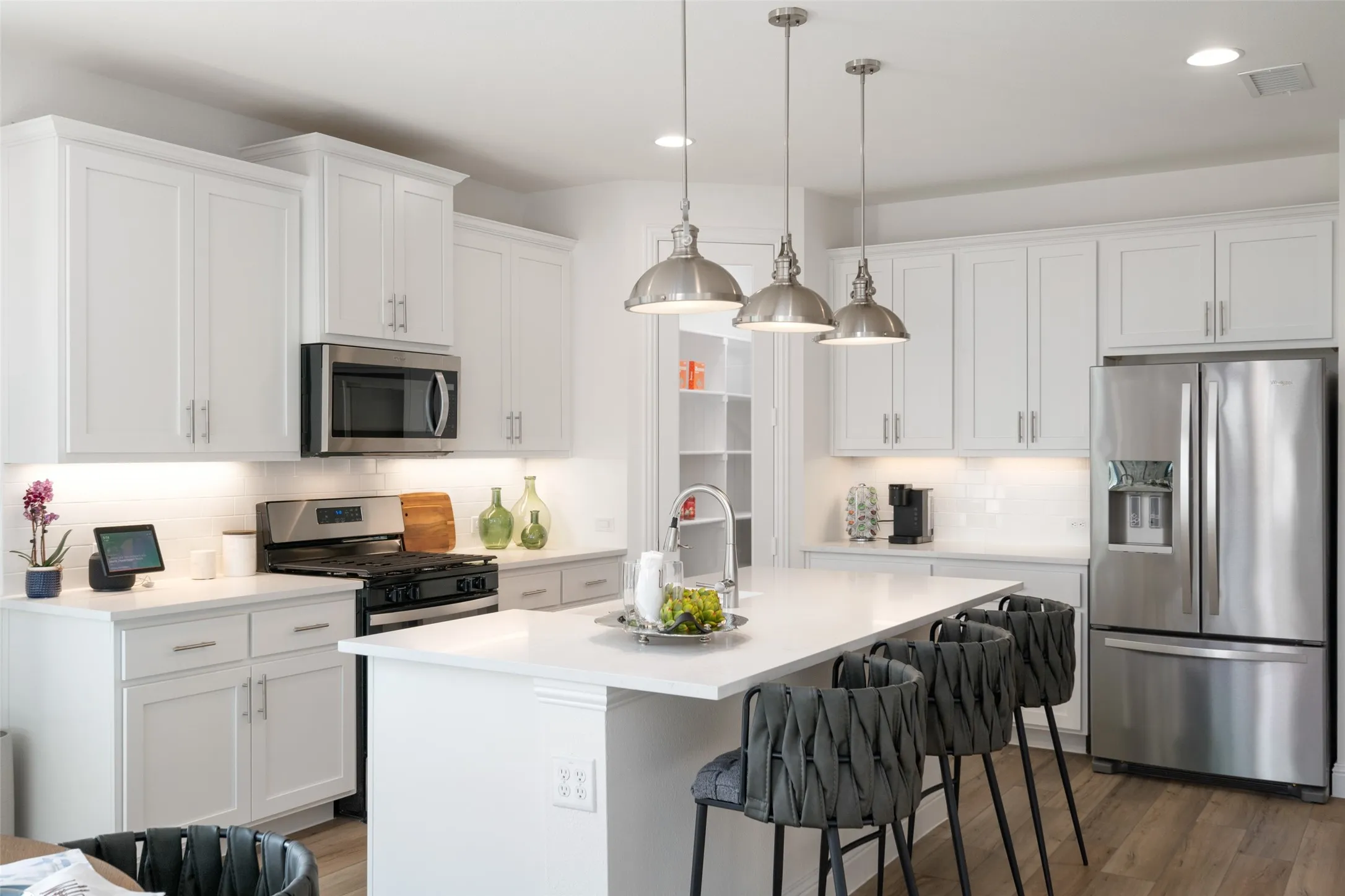 Single Family Residence For Sale in Wise County , 117 Pintail Lane, Rhome, Texas 76078, 4 Bedroom, 4 Bathroom, 2 Garage spaces, 2,588 Sqft, built in 2022, New Construction - Complete, mls#21245335, Real Estate Agent in Rhome, Homes For Sale in Wise county, Homes For Sale in Rhome, Realtor in Rhome Texas, Real Estate Brokerage Independent Realty Texas, Luminita Cordes Realtor