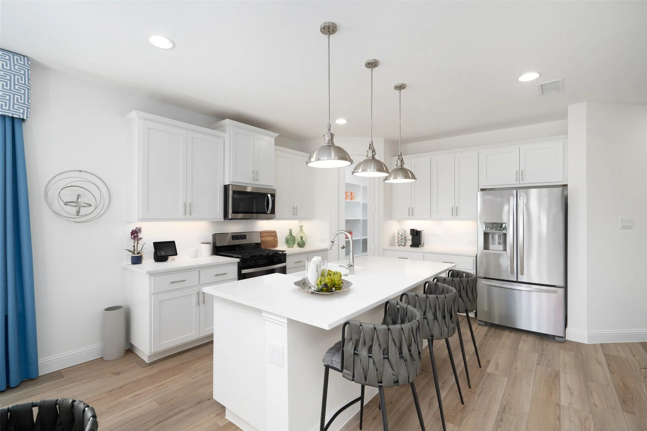 Single Family Residence For Sale in Wise County , 117 Pintail Lane, Rhome, Texas 76078, 4 Bedroom, 4 Bathroom, 2 Garage spaces, 2,588 Sqft, built in 2022, New Construction - Complete, mls#21245335, Real Estate Agent in Rhome, Homes For Sale in Wise county, Homes For Sale in Rhome, Realtor in Rhome Texas, Real Estate Brokerage Independent Realty Texas, Luminita Cordes Realtor