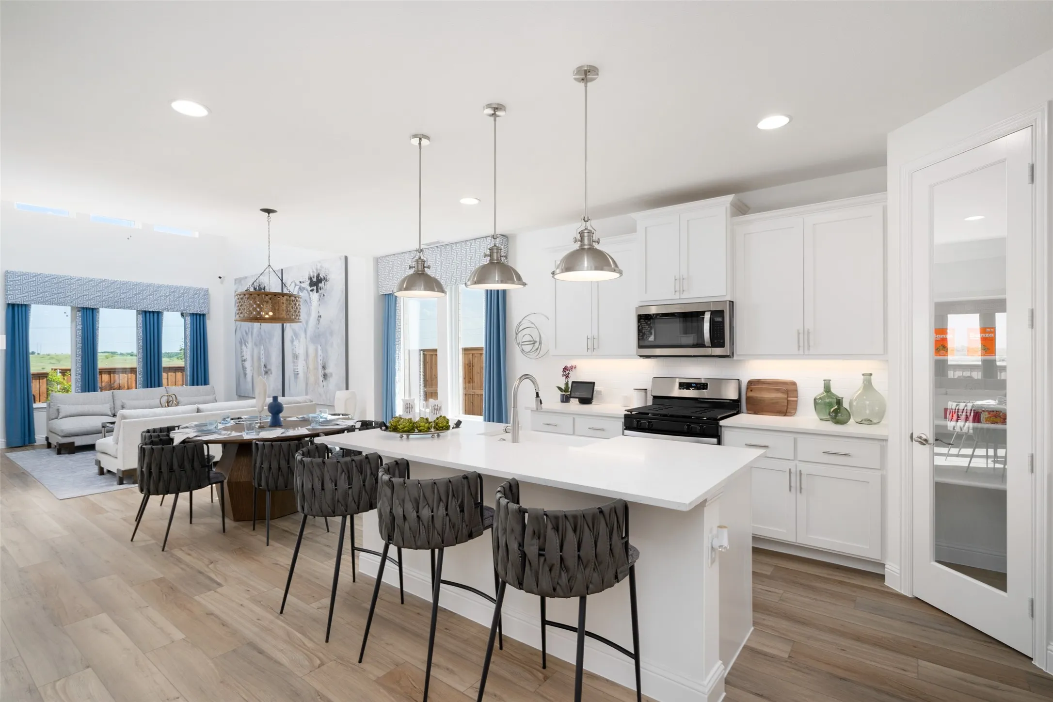 Single Family Residence For Sale in Wise County , 117 Pintail Lane, Rhome, Texas 76078, 4 Bedroom, 4 Bathroom, 2 Garage spaces, 2,588 Sqft, built in 2022, New Construction - Complete, mls#21245335, Real Estate Agent in Rhome, Homes For Sale in Wise county, Homes For Sale in Rhome, Realtor in Rhome Texas, Real Estate Brokerage Independent Realty Texas, Luminita Cordes Realtor