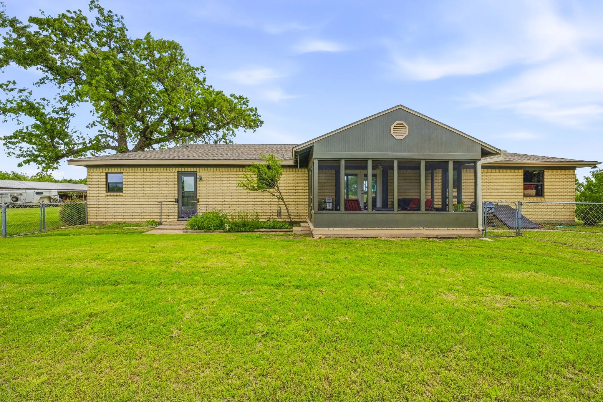 Farm For Sale in Comanche County , 3480 Fm 1496, Dublin, Texas 76446, 3 Bedroom, 2 Bathroom, Garage spaces, 1,974 Sqft, built in 1962, mls#21244956, Real Estate Agent in Dublin, Homes For Sale in Comanche county, Homes For Sale in Dublin, Realtor in Dublin Texas, Real Estate Brokerage Independent Realty Texas, Luminita Cordes Realtor