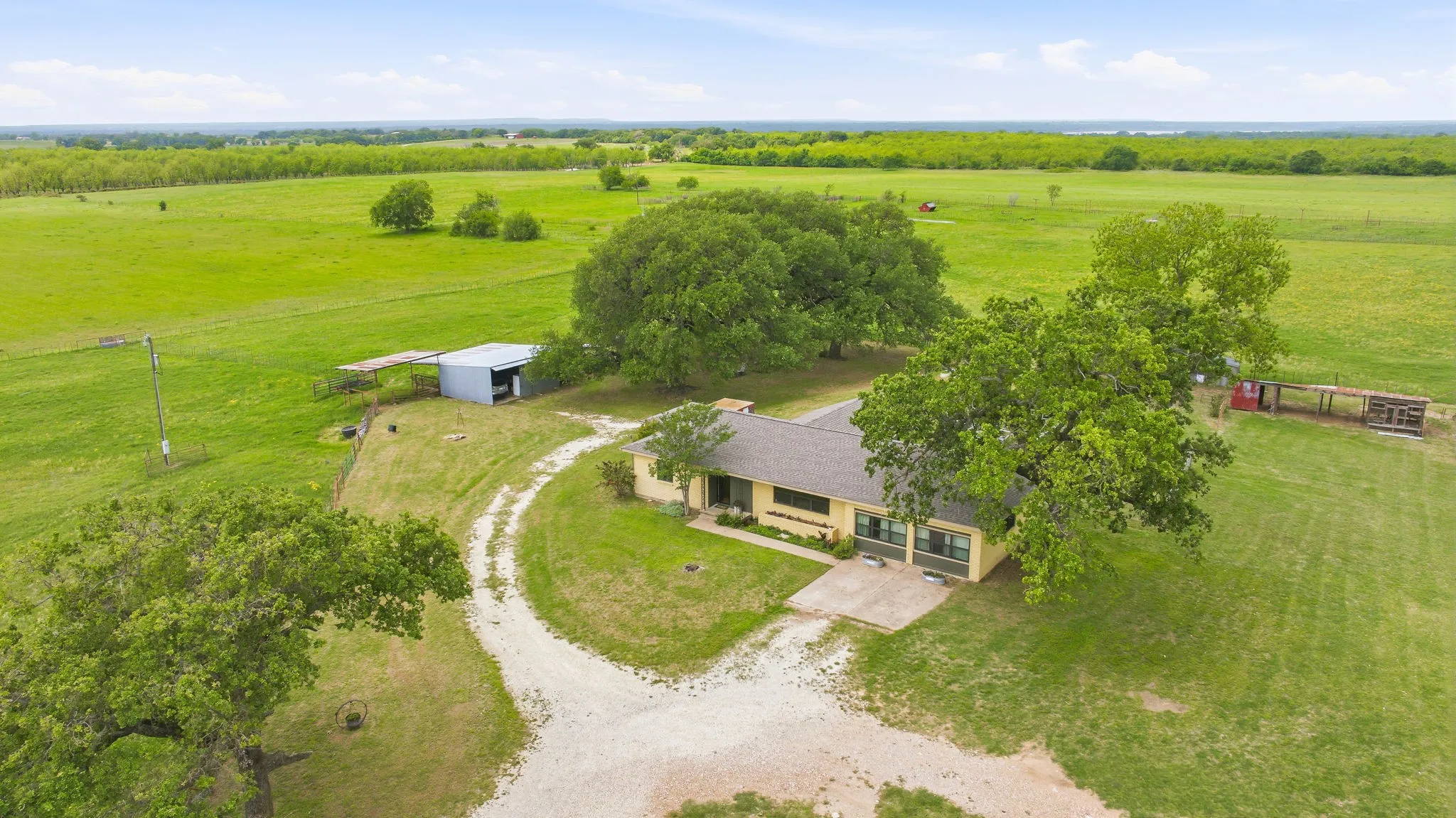 Farm For Sale in Comanche County , 3480 Fm 1496, Dublin, Texas 76446, 3 Bedroom, 2 Bathroom, Garage spaces, 1,974 Sqft, built in 1962, mls#21244956, Real Estate Agent in Dublin, Homes For Sale in Comanche county, Homes For Sale in Dublin, Realtor in Dublin Texas, Real Estate Brokerage Independent Realty Texas, Luminita Cordes Realtor